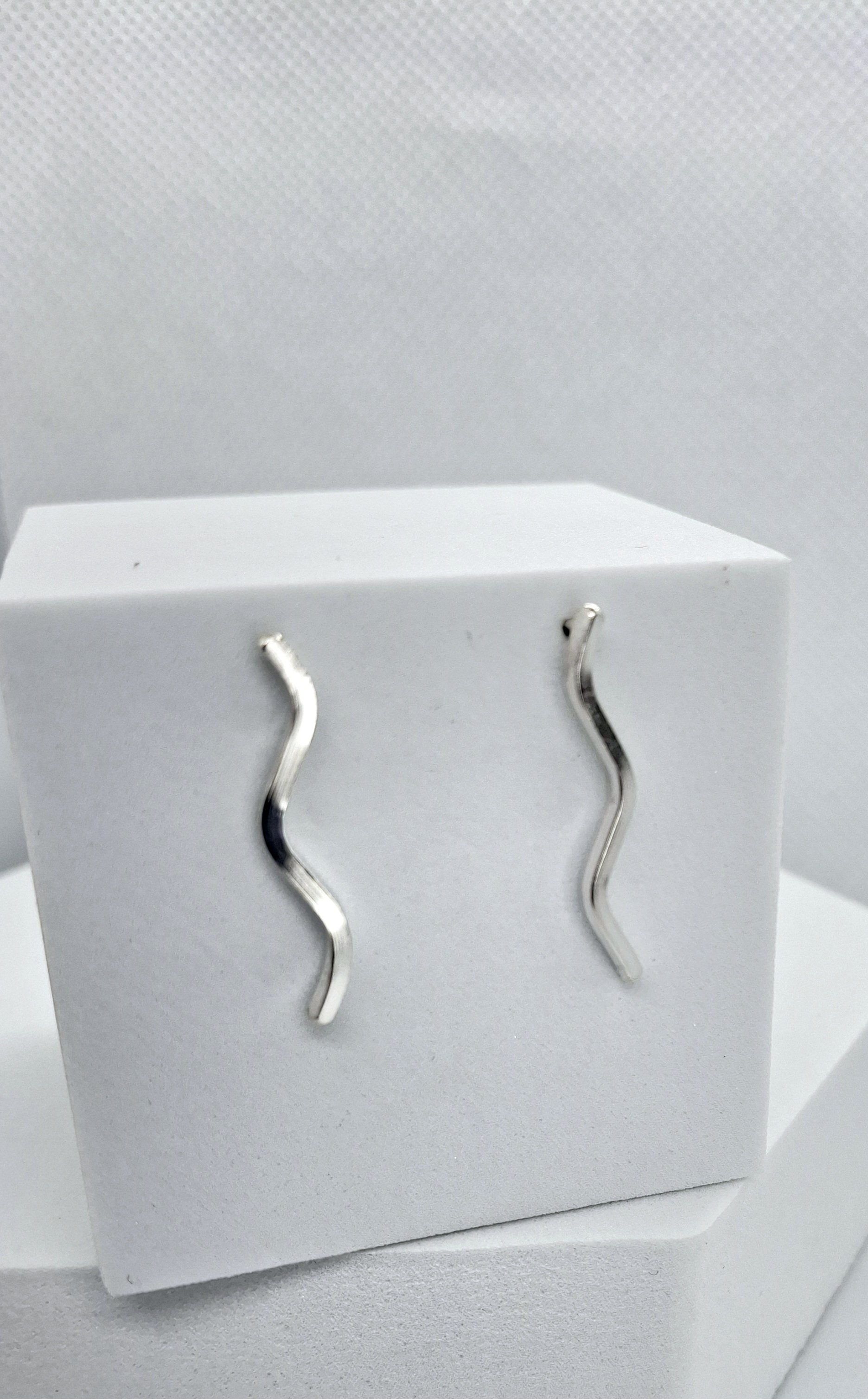 Simple wave earrings (small)