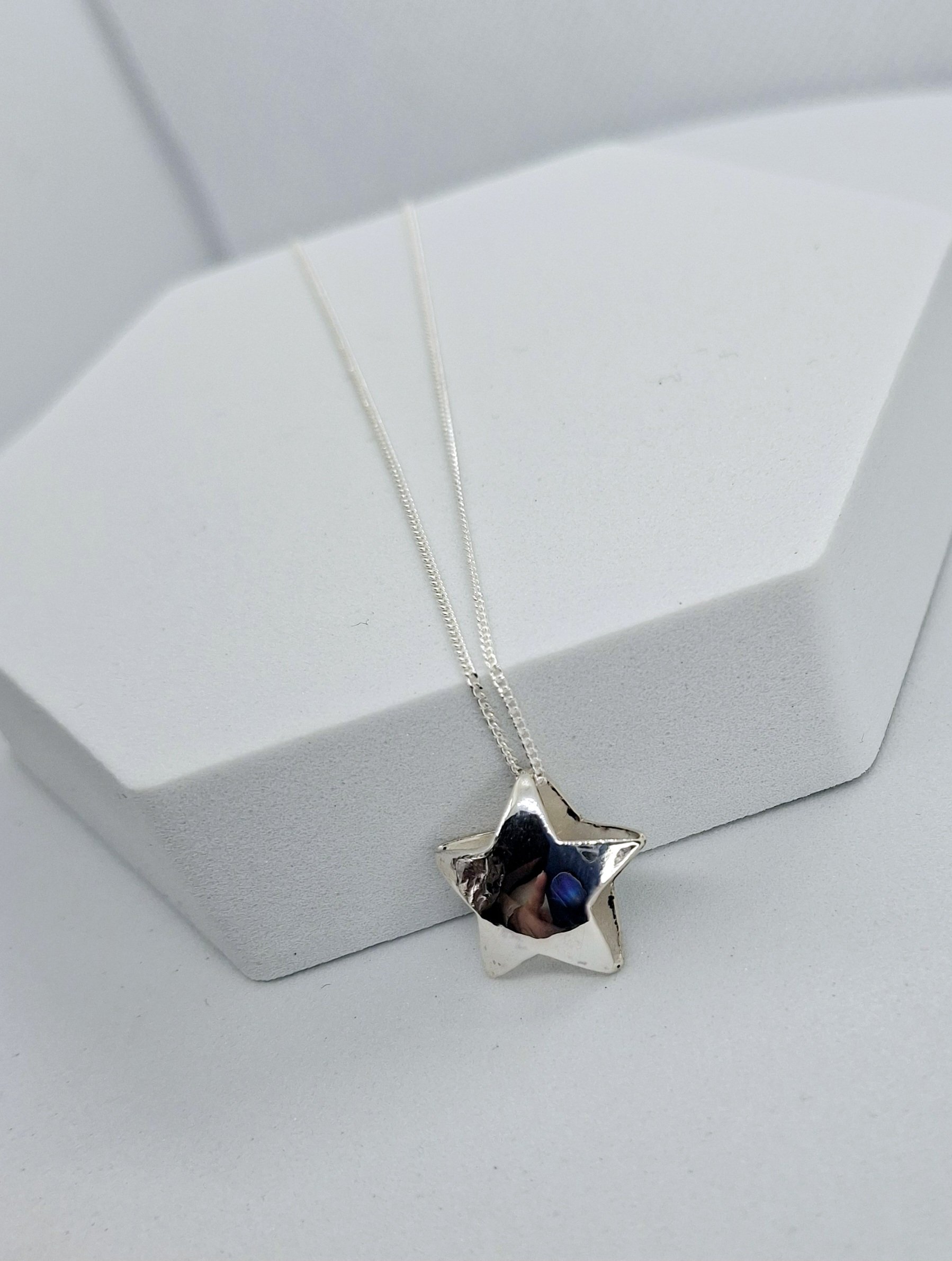 Puffed Star Necklace