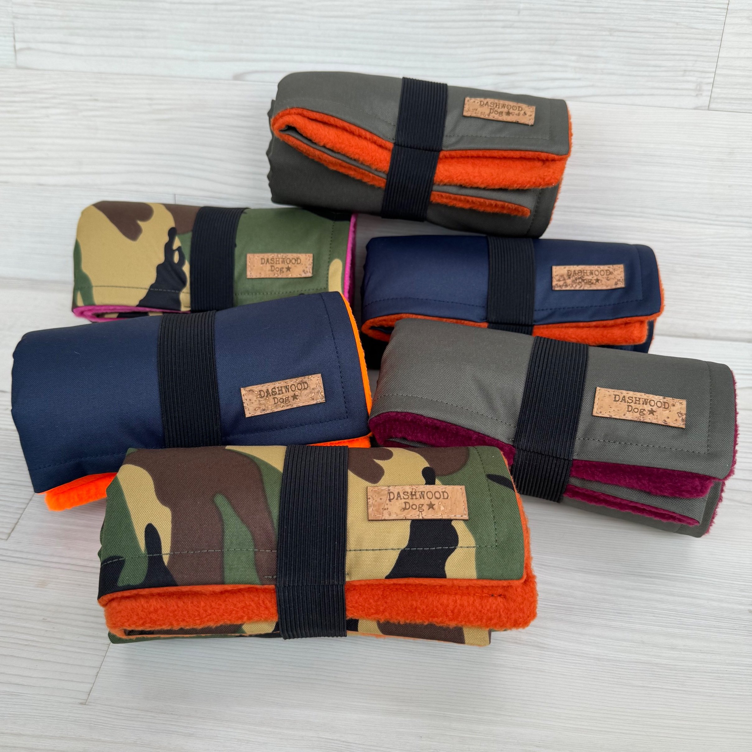 Dashwood Dog Compact waterproof fleece-lined settle mat