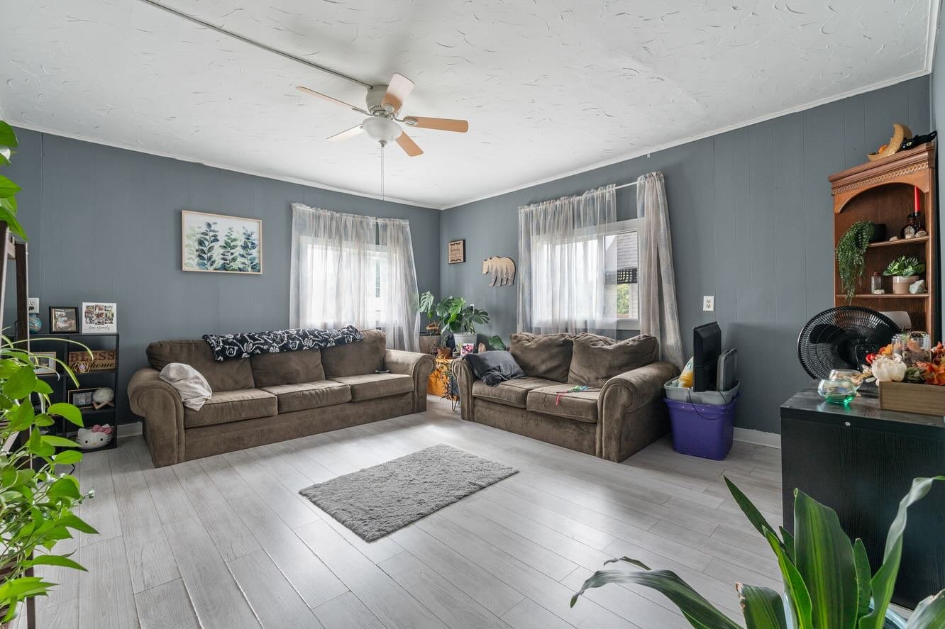 📍 56 Owego Street, Unit 3

3 Beds, 1 Bath. Available for the 2025-2026 school year.

INCLUDED : PARKING, UTILITIES, FULLY FURNISHED 

NOT INCLUDED: WIFI, CABLE