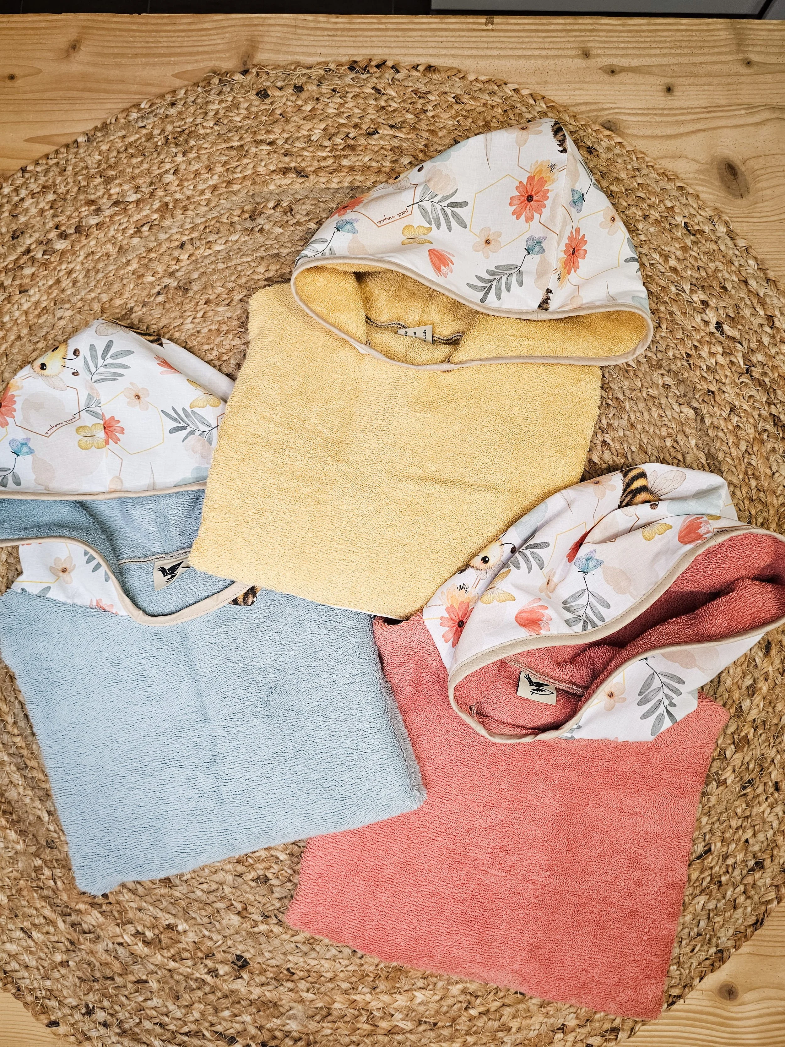 PONCHO BEBE ABEILLE (2).jpg