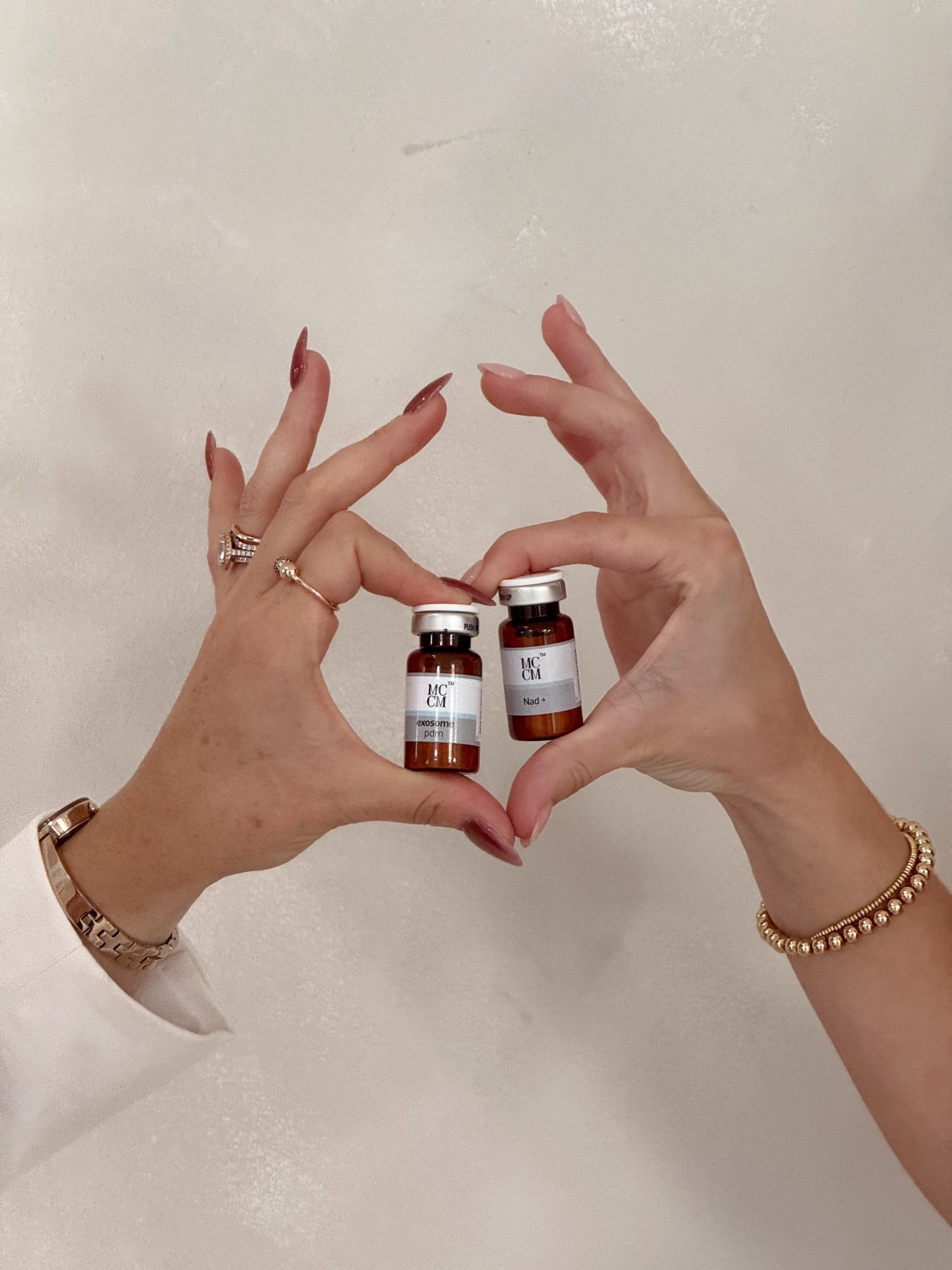 We love exosomes over here at GR&hellip; and yes, there&rsquo;s a reason. ✨
Exosomes entered the skincare world because estheticians were looking for smarter ways to support skin repair, healing, and inflammation control after advanced treatments. Wh