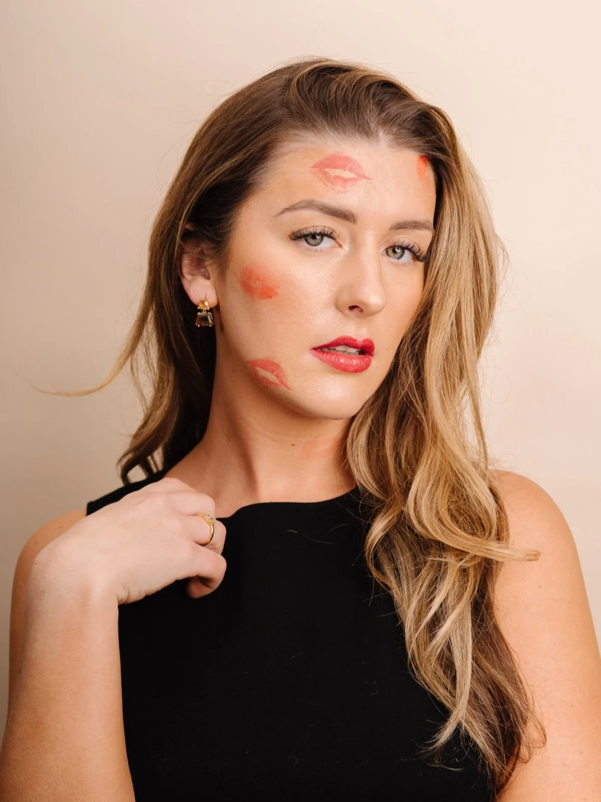 Pre-Valentine reminder: your lashes should be doing the flirting for you 💋👀

📲 904-426-7265

#jaxlashes #individuallashextensions #volumelashextensions #hybridlashextentions #jaxesthetician