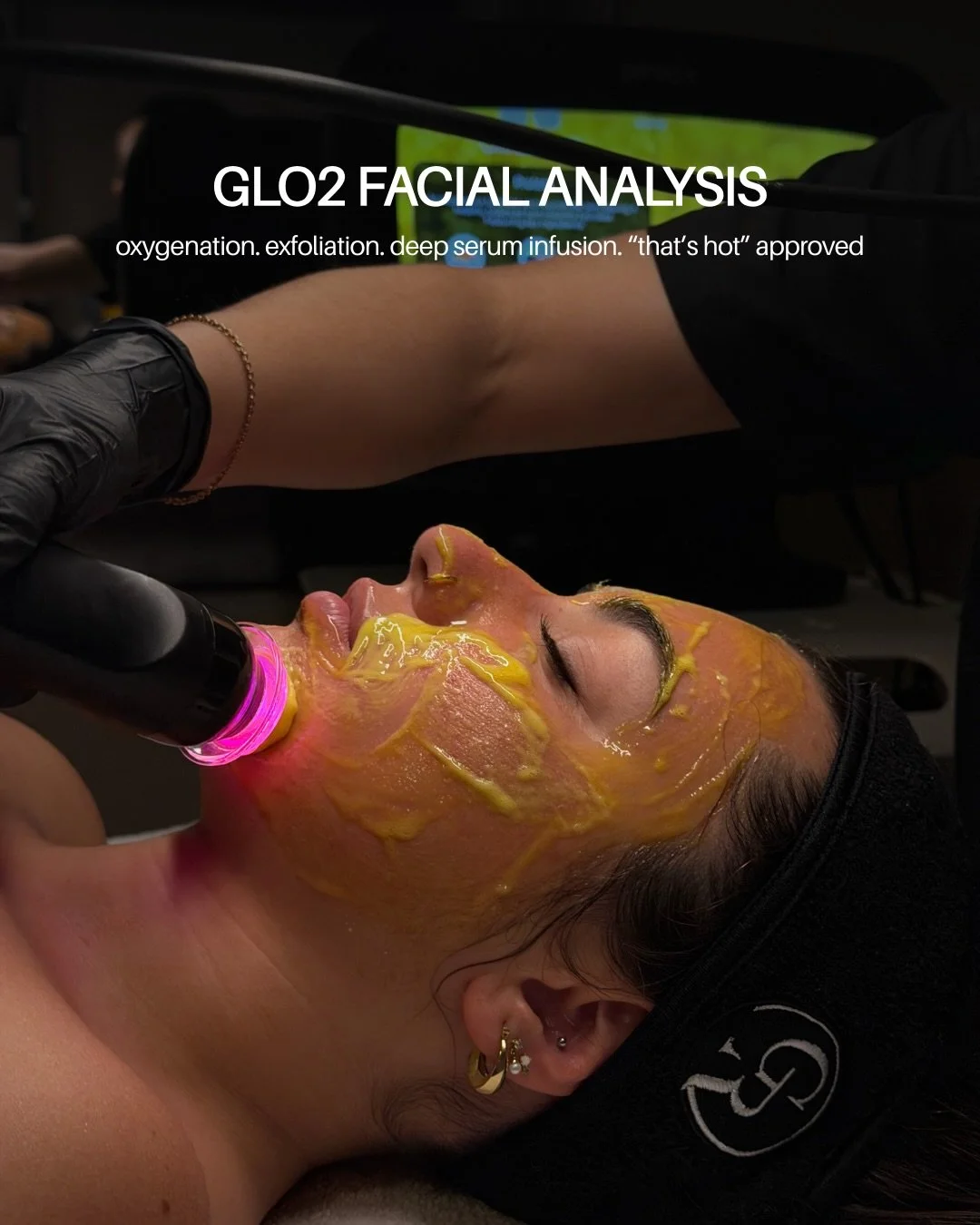 If your skin looks tired, textured, or dull, this is the facial we book. Period. 👀✨

The Glo2 facial boosts oxygen flow, resurfaces texture, and deeply infuses nutrients so your skin looks clearer, brighter, and healthier in one session.

With 8 oxy