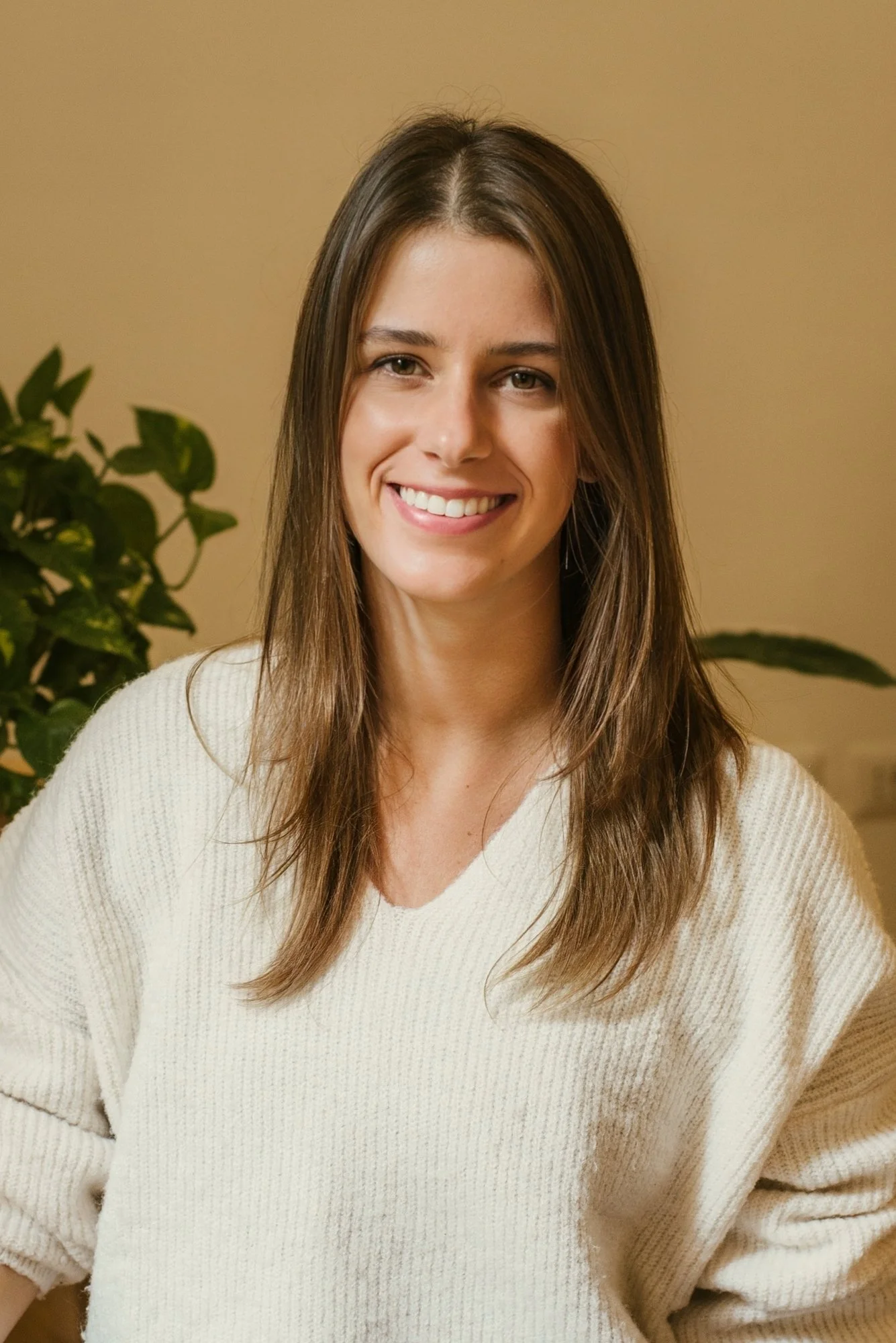 Yvonne, Yoga teacher & physiotherapist. Specialising in chronic pain and nervous system regulation. Teaching at Tribe Flow Studio in Cork City