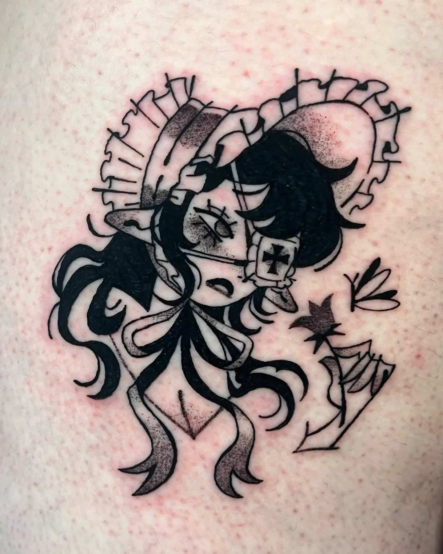 I had the pleasure of doing the black and grey version of this flash for Jay!! Tysm for claiming her :).
.
.
.
.
.
#montrealtattoo #montrealtattooartist #femaletattooartist #ignorant_tattoos #illustrativetattoos #demontattoo