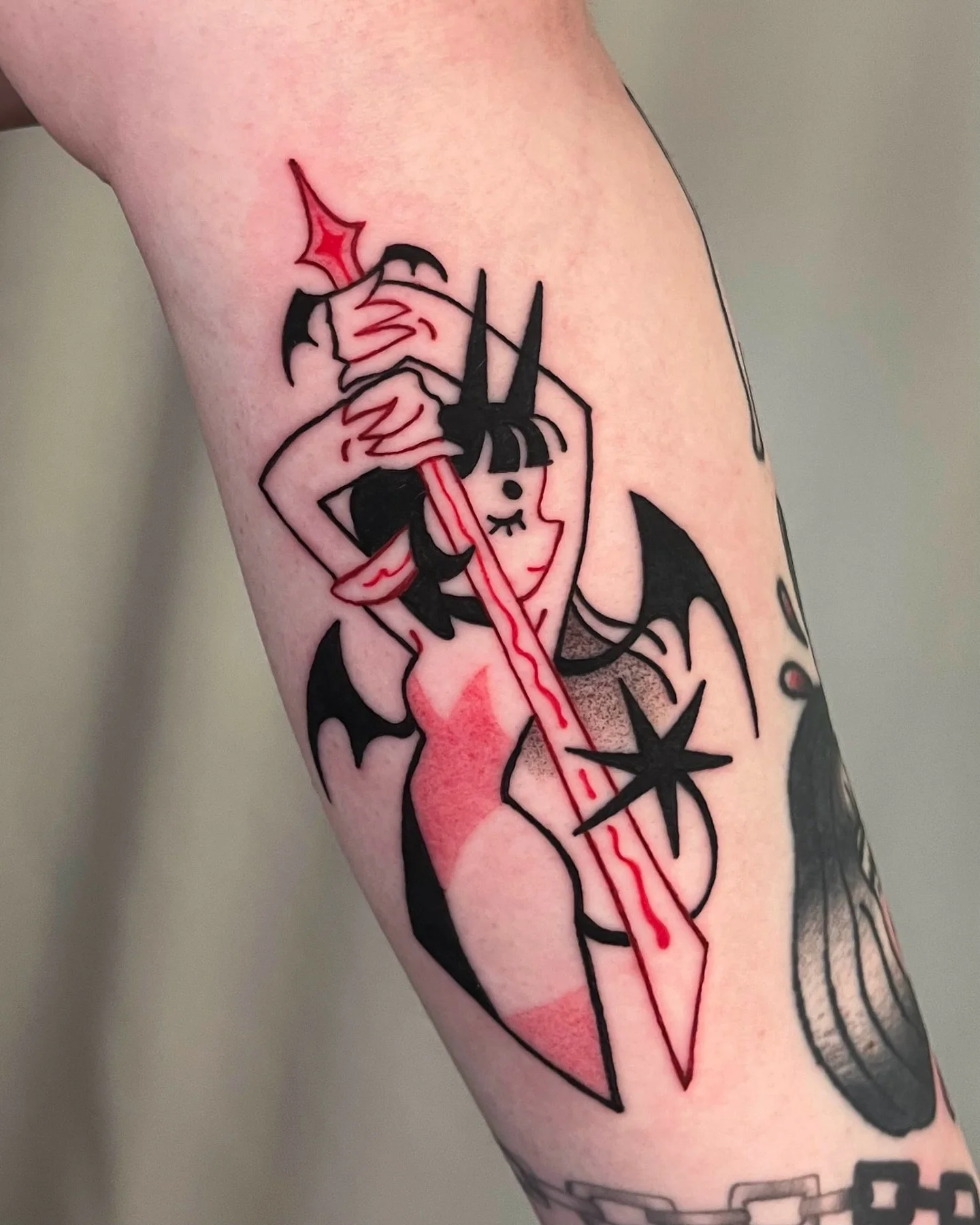 Thank you for claiming this flash Ellie!! I had a blast &hearts;️&hearts;️&hearts;️
.
.
.
.
.
#tattoomontreal #montrealtattoo #montrealtattooartist #illustrativetattoo #blackandredtattoo #demontattoo #womantattooartist #ignorant_tattoos