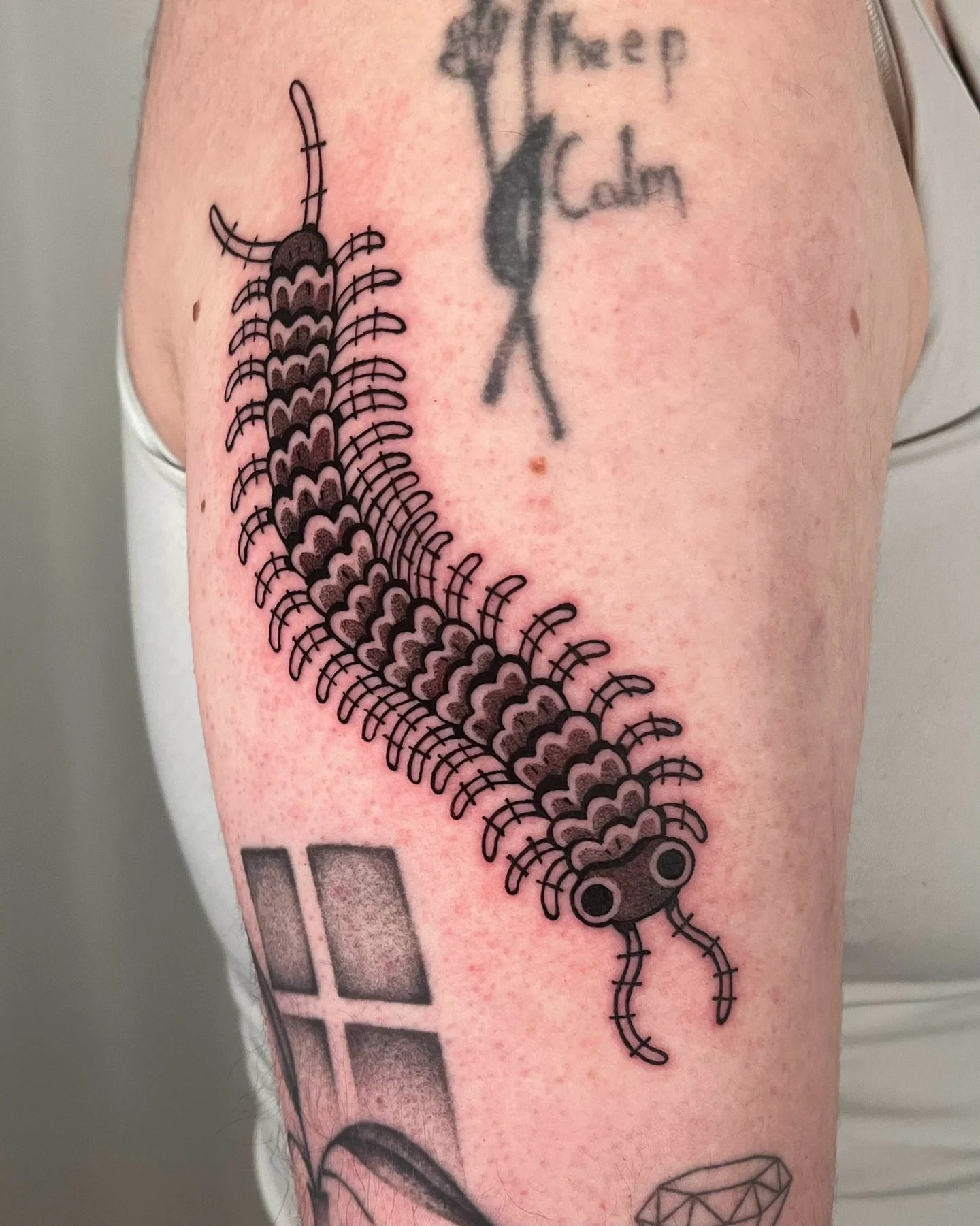 Custom centipede for Sam!! Thank you so much!
.
.
.
.
.
#montrealtattoo #montrealtattooartist #femaletattooartist #ignorant_tattoos #illustrativetattoos #centipedetattoo #cutetattoo