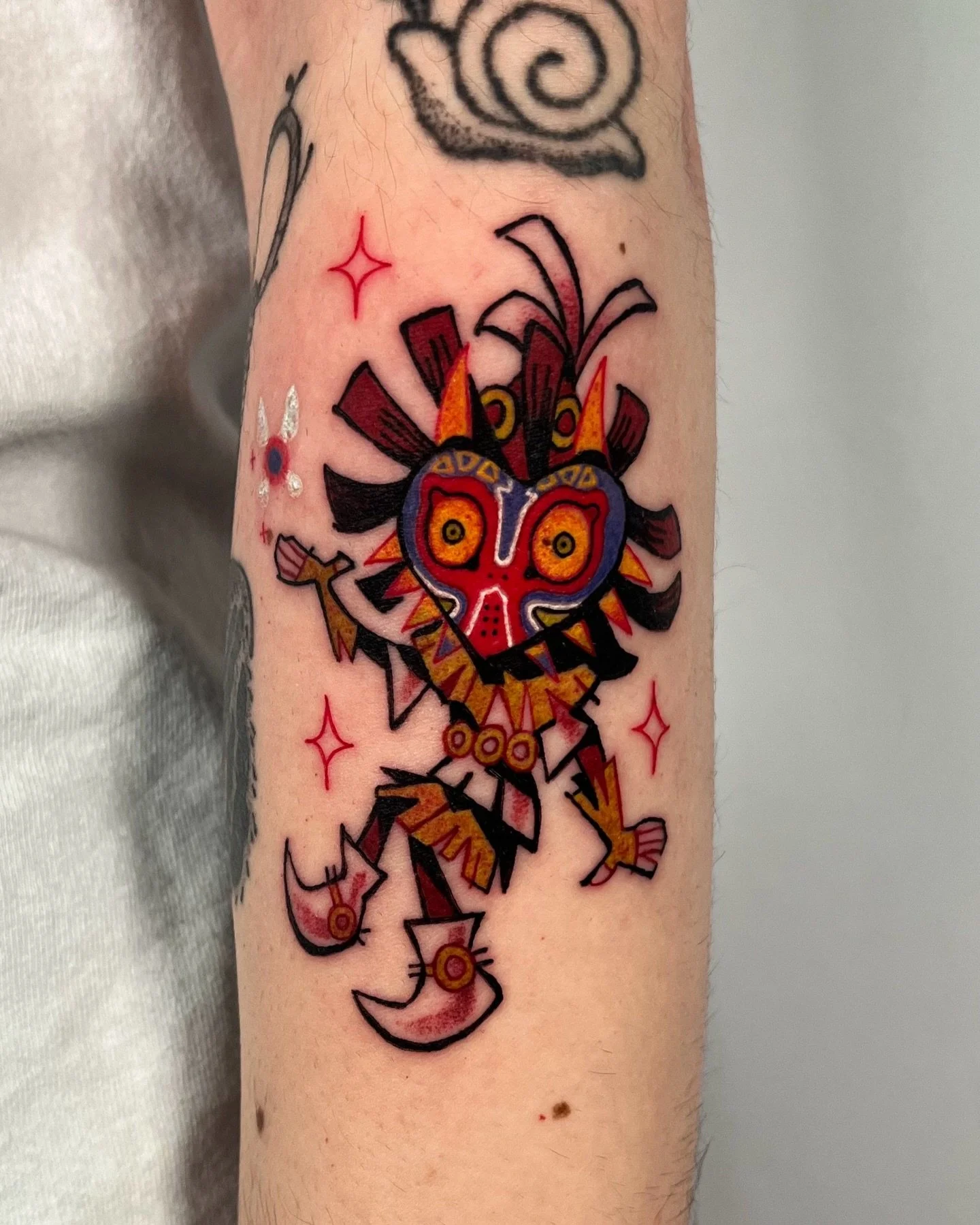 Can&rsquo;t believe I never posted this skull kid I had done for Dan like 6 months ago!!! Loved figuring out the colours for this one :3
.
.
.
.
.
#tattoomontreal #montrealtattoo #montrealtattooartist #illustrativetattoo #blackandredtattoo #demontatt