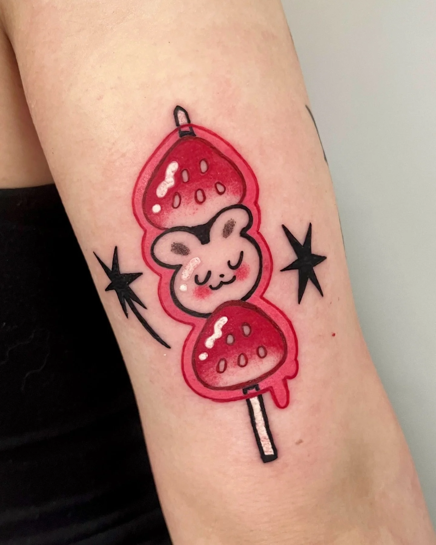 Im dawdling a bit with making my reel but I got excited to share some of the tattoos i did at my Toronto guest spot! A couple flash for lovely Tracy!!
#My repeatable tanghulu bunny and my split devil girl. These were the last tats I did and I&rsquo;m