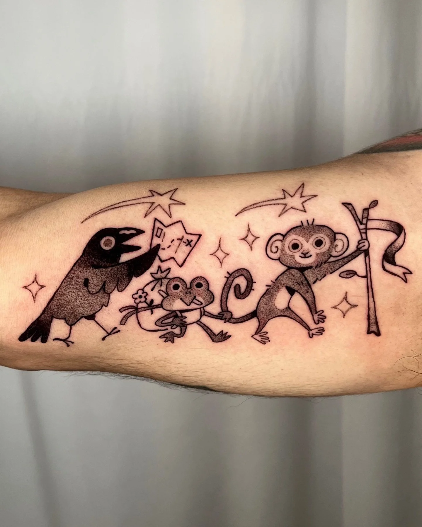 Super sweet design representing Sahib and his family setting off on their adventure together! Thank you so much for trusting me with this project ❤️.
.
.
.
.
.
#ignorant_tattoos #montrealtattoo #illustrativetattoos #femaletattooartist #montrealtattoo