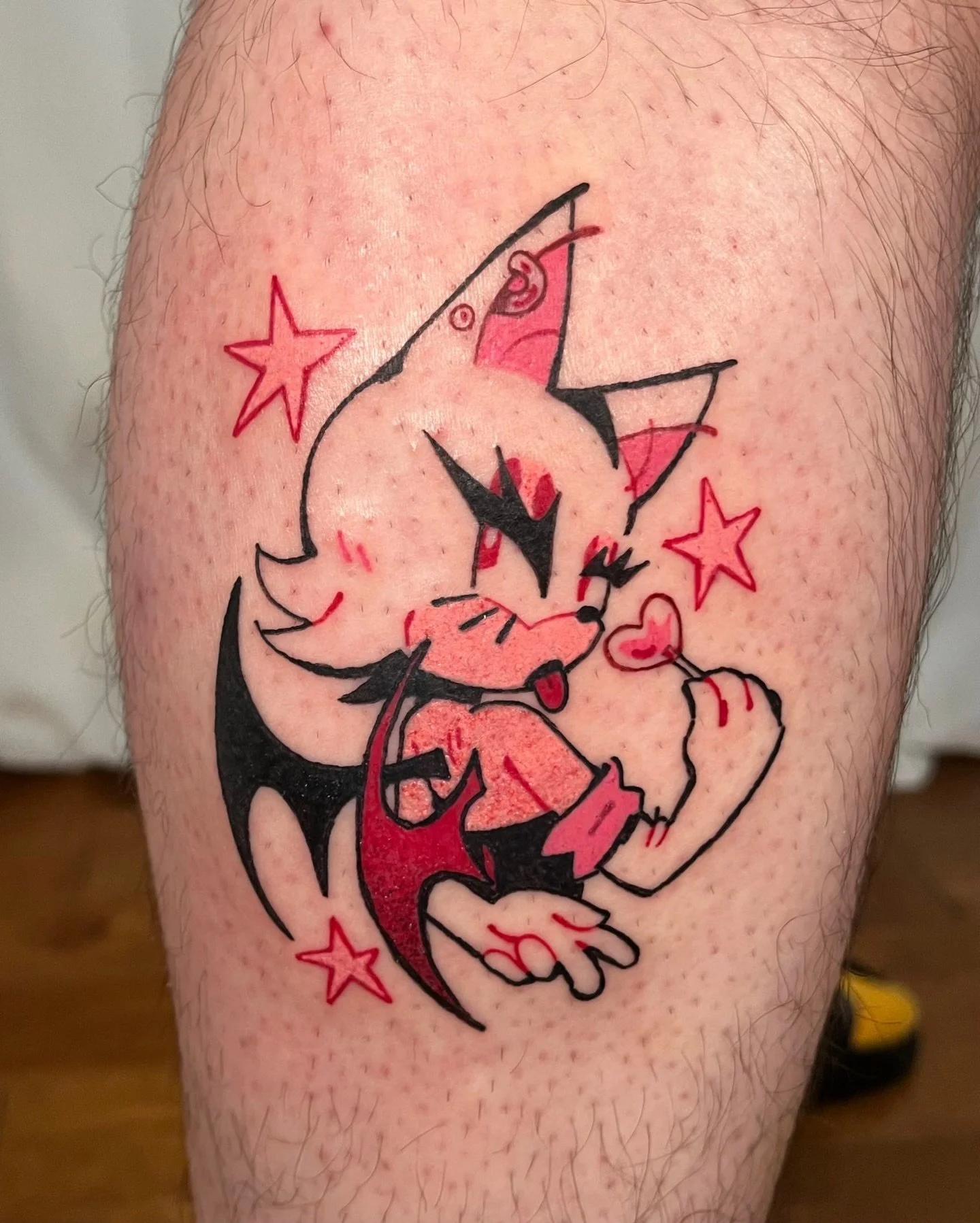 Rouge the bat from my sonic day flash sheet for Sam!!! Thank you once again :). Btw literally all the other designs on these flash sheets (swipe to the end) are all available and I&rsquo;d love to do them!
.
.
.
.
.
#sonictattoo #montrealtattoo #illu