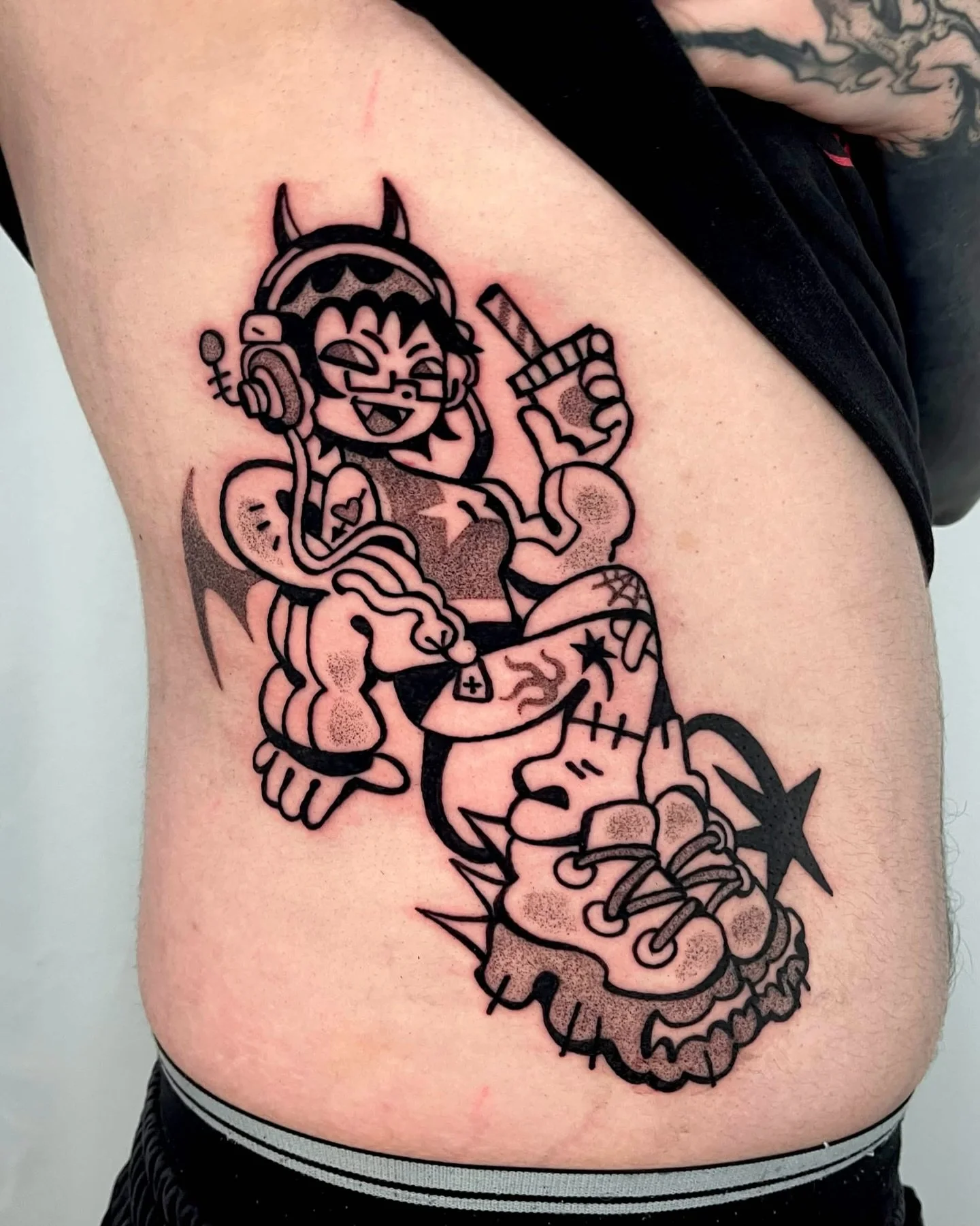 Was too excited not to post this right away hehe! If you didn&rsquo;t see my story, I got to tattoo this HUGE design on the super cool and talented @flesh.engraver yesterday based on their fiancee Rhea 🤧💐🫶.

All done in one session Nico is so stro