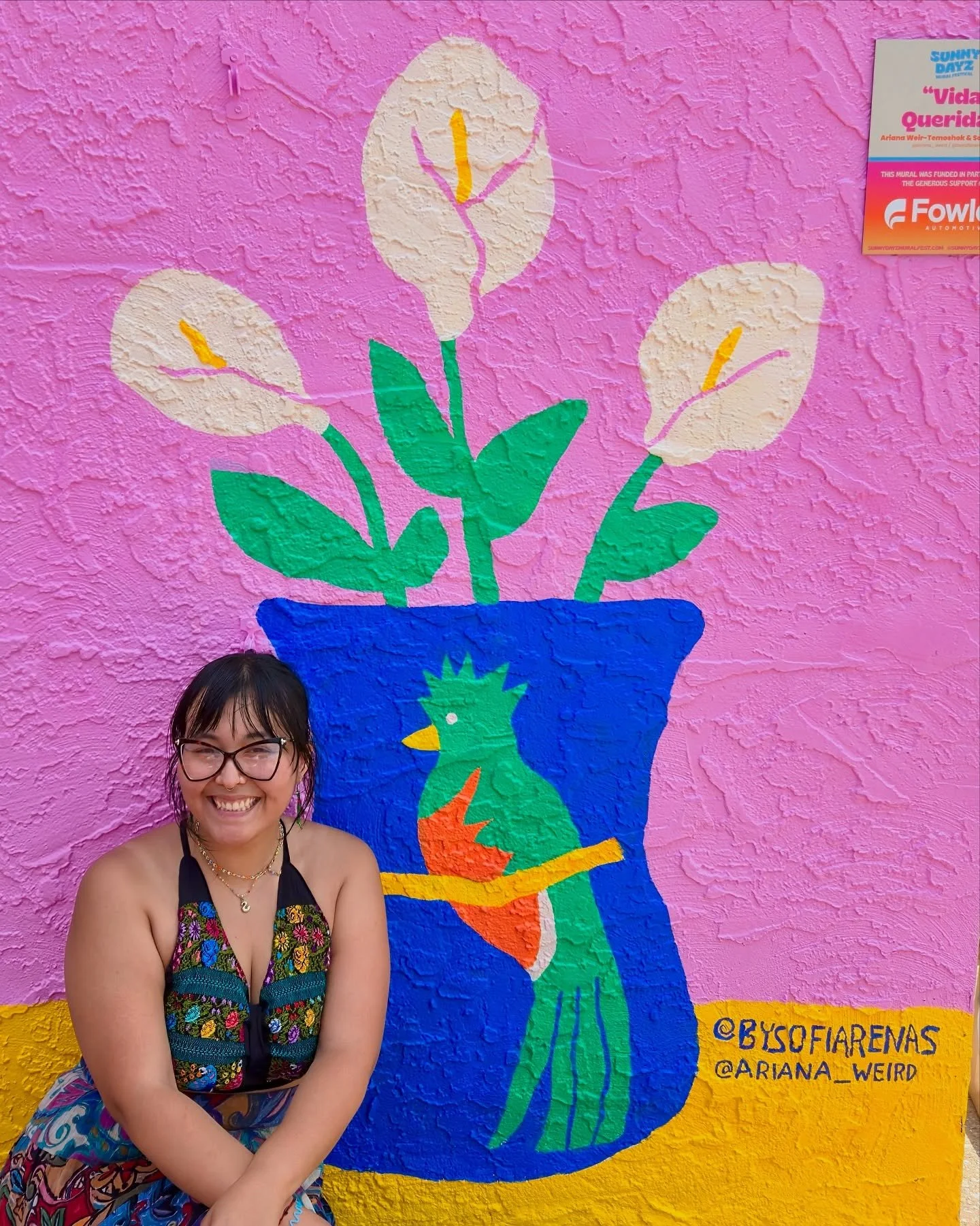 Swipe to rewind the quetzal ➡️

This section of the mural Vida Querida is inspired by my Guatemalan roots. The quetzal is a symbol of freedom, wealth, and cultural pride in Guatemala 🇬🇹

Mural painted in @calledoscinco for @sunnydayzmuralfest in co