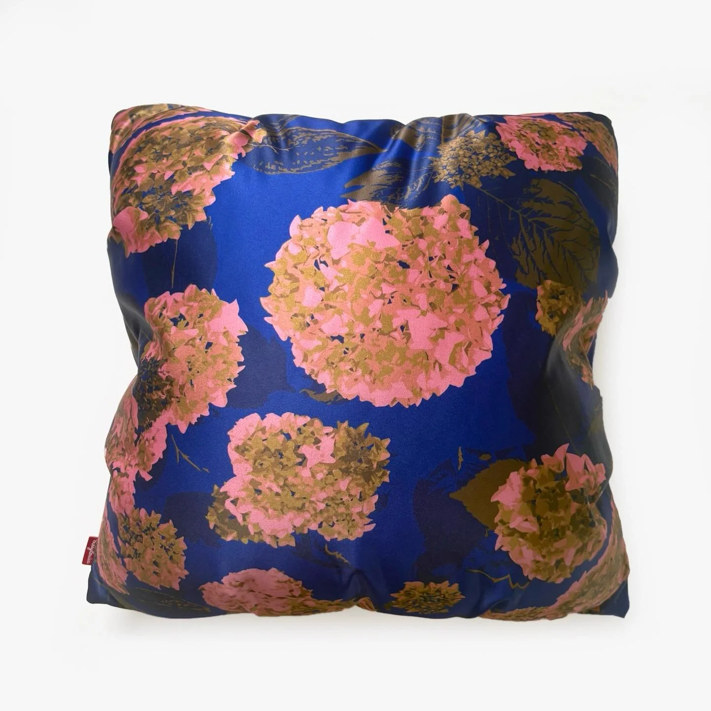 Marylouise 18&rdquo; satin pillows are now available on Faire! Shop marylouise.faire.com. ❤️

#faire #flowerlovers #pillows