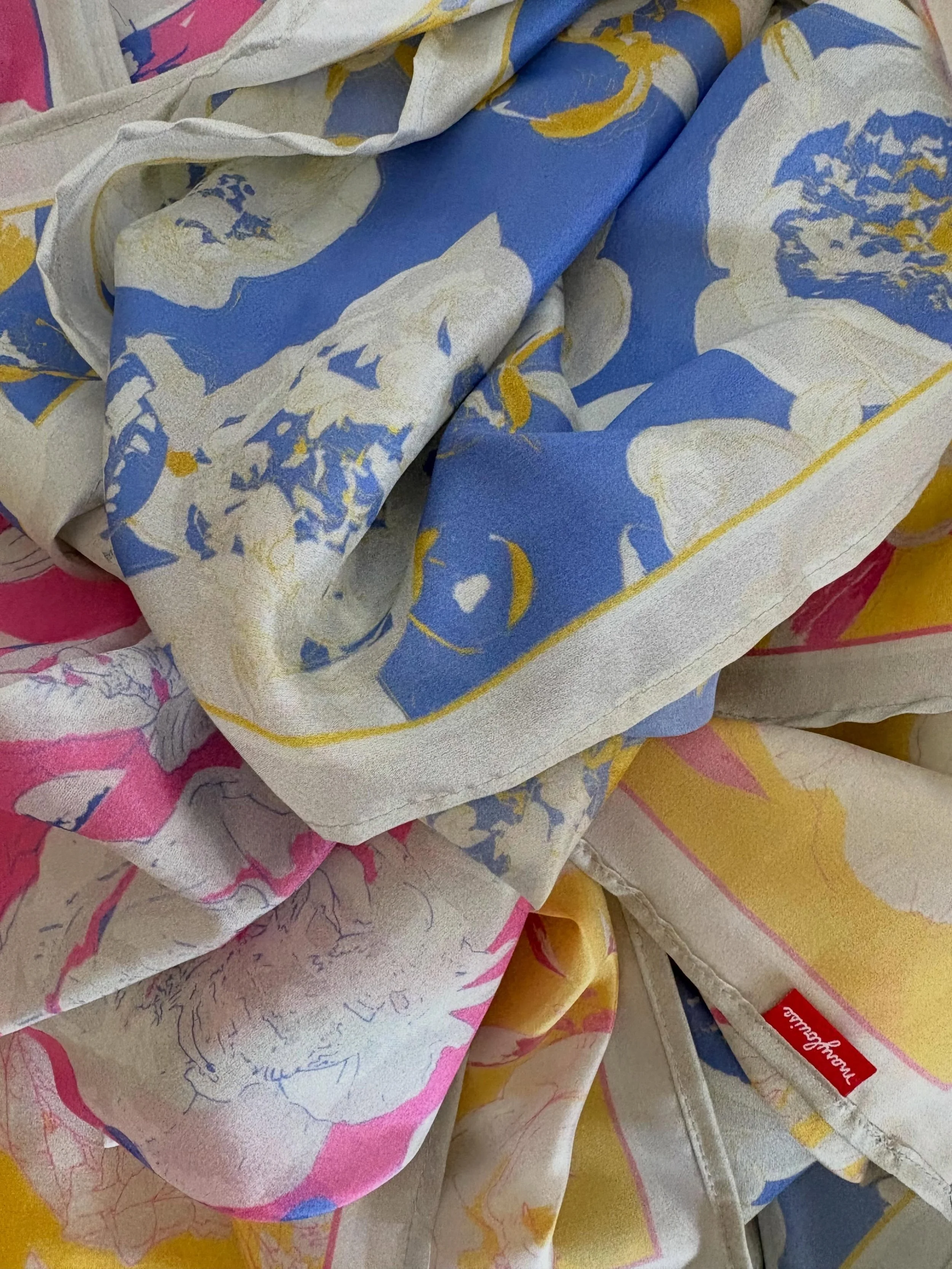 So many scarves&hellip; 😍

#flowers #flowerlover #scarves