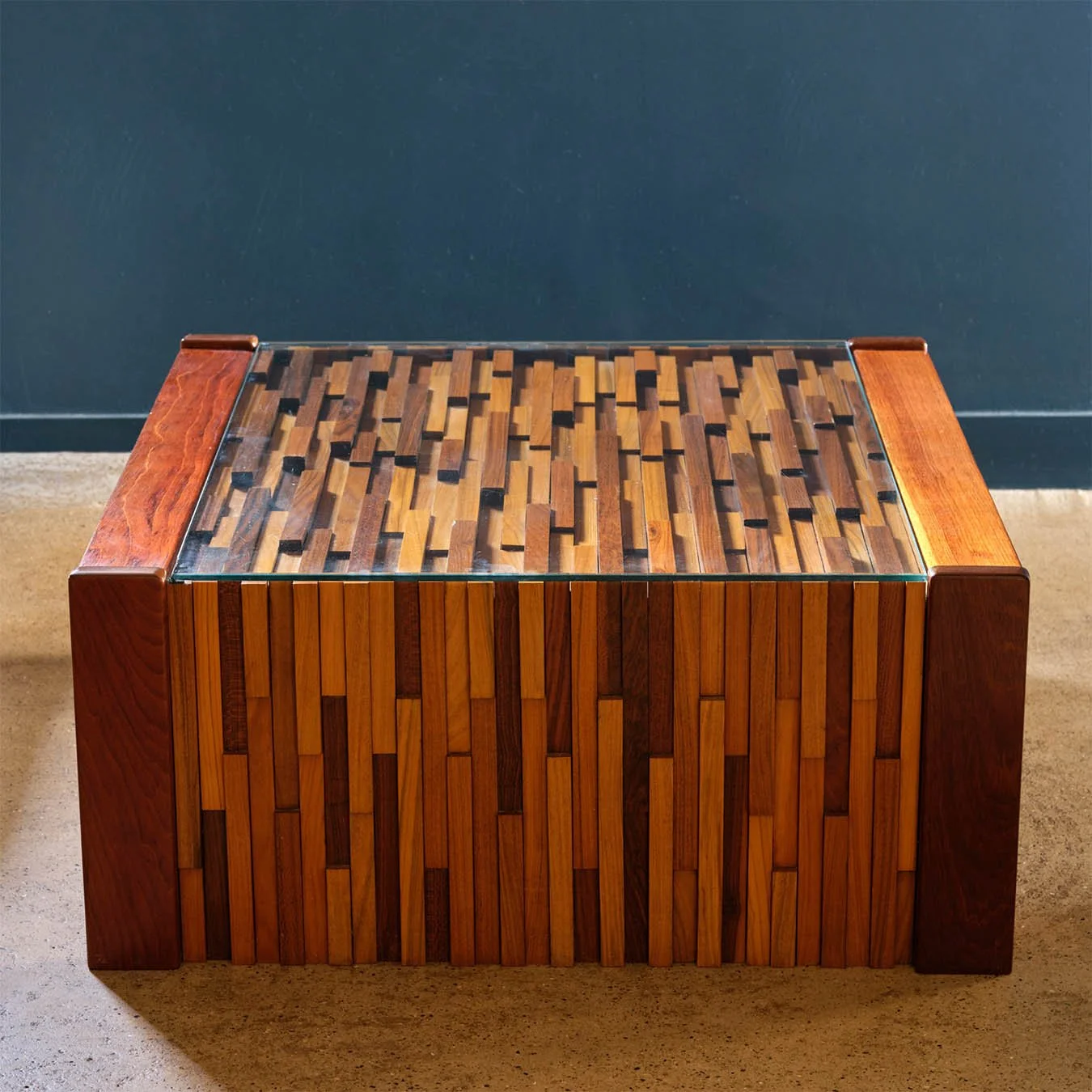 Lafer_0002_Furniture shots5084v1b.jpg