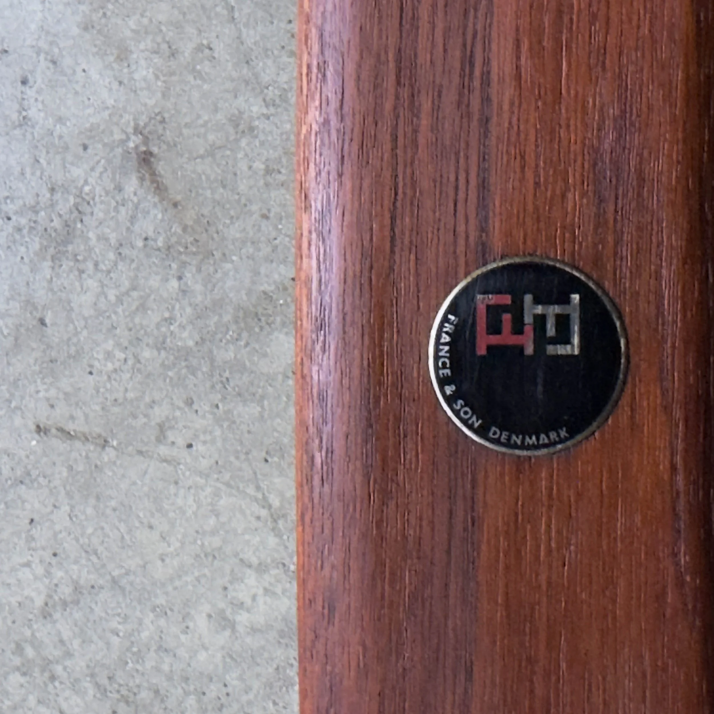 KindtLarsenChair_0000_Layer 5.jpg