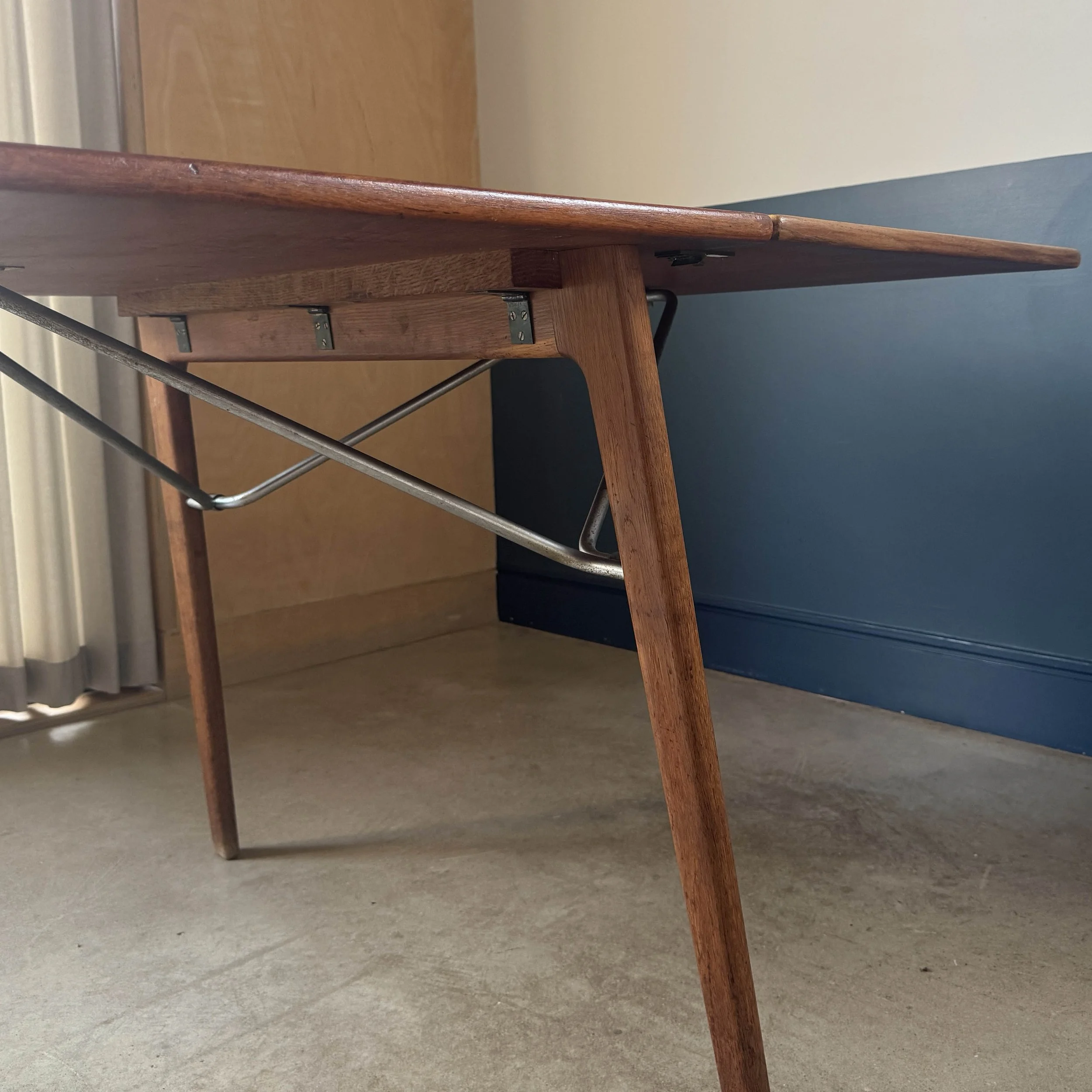 MogensenTable_0006_Layer 0.jpg