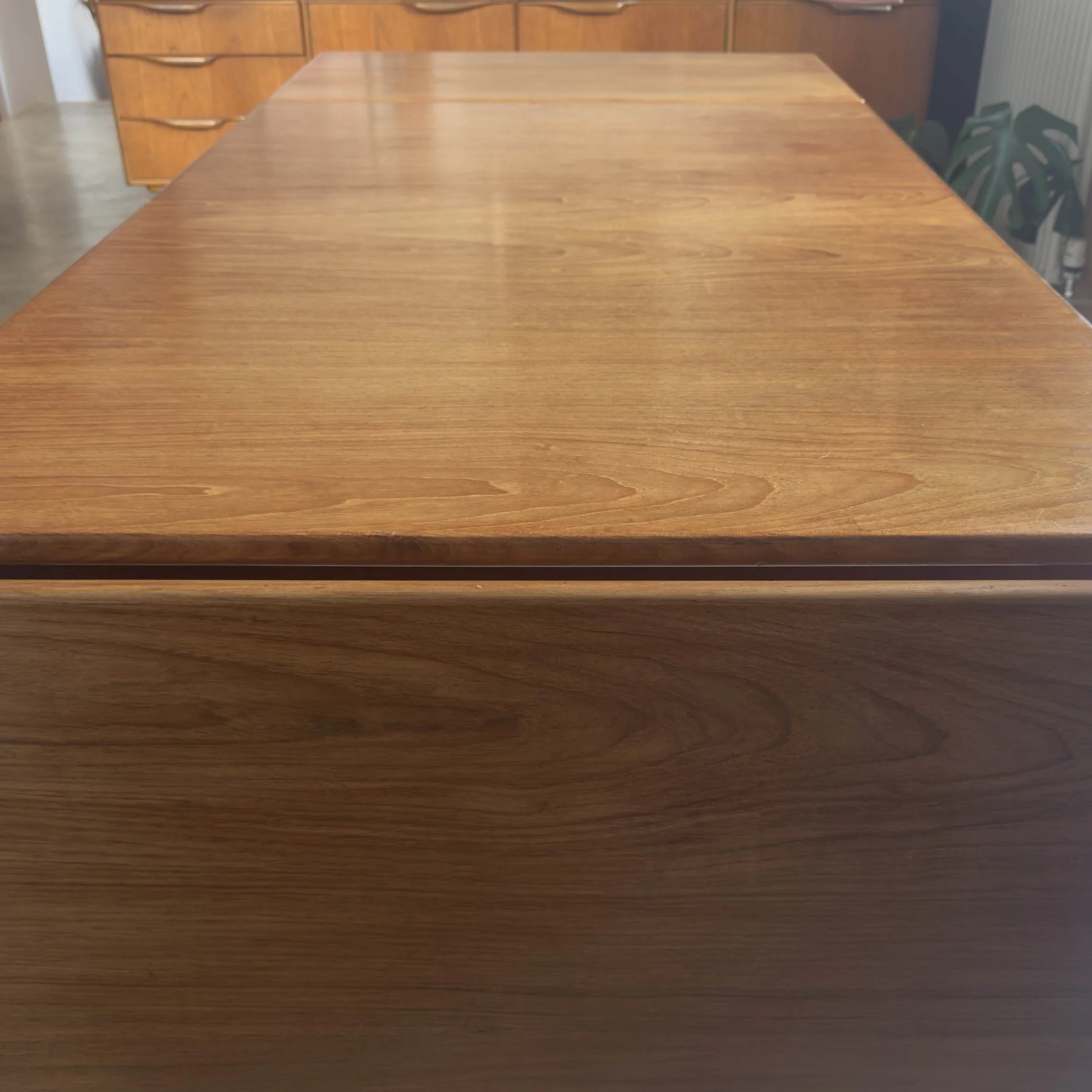 MogensenTable_0003_Layer 3.jpg