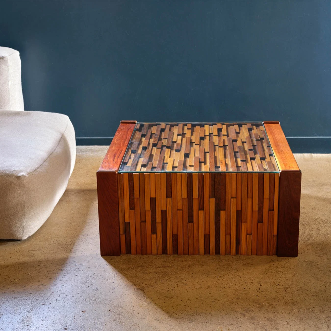 Lafer_0003_Furniture shots5084v1a.jpg