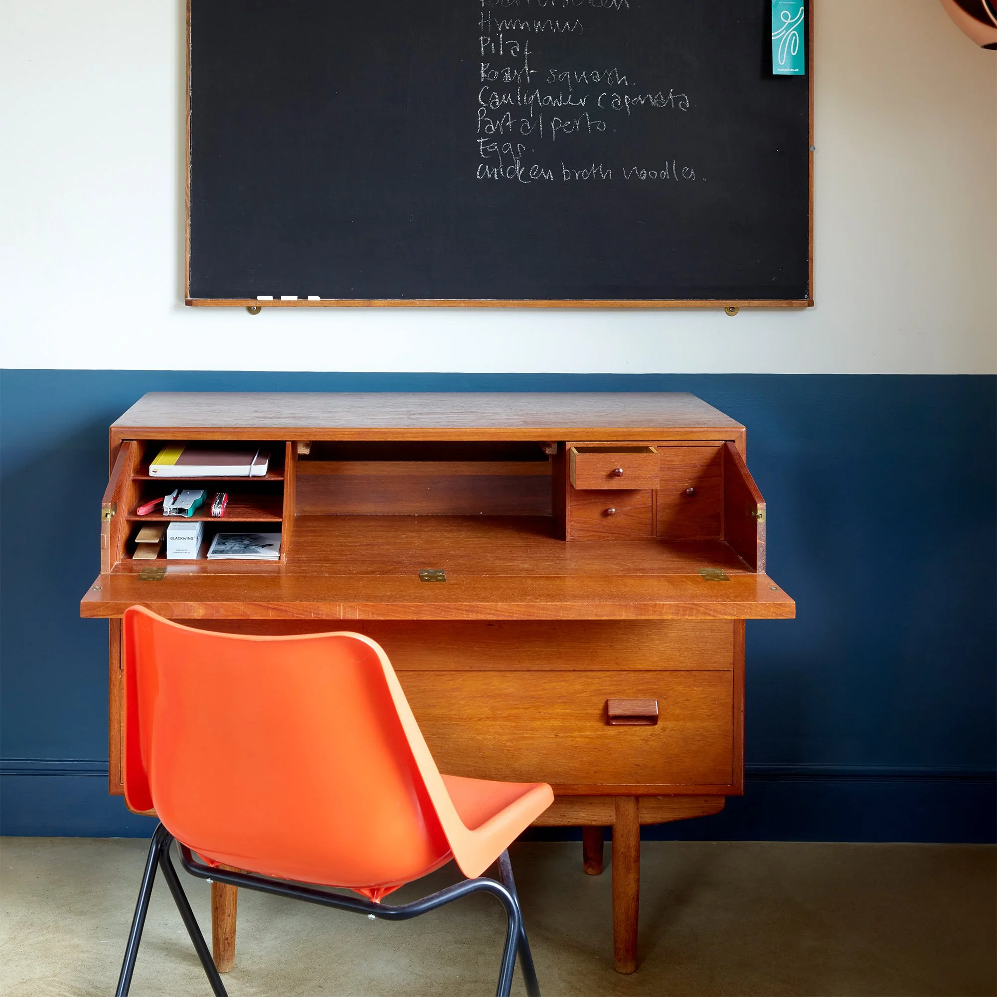 Secretaire_0007_Hester shoot140261v7.jpg