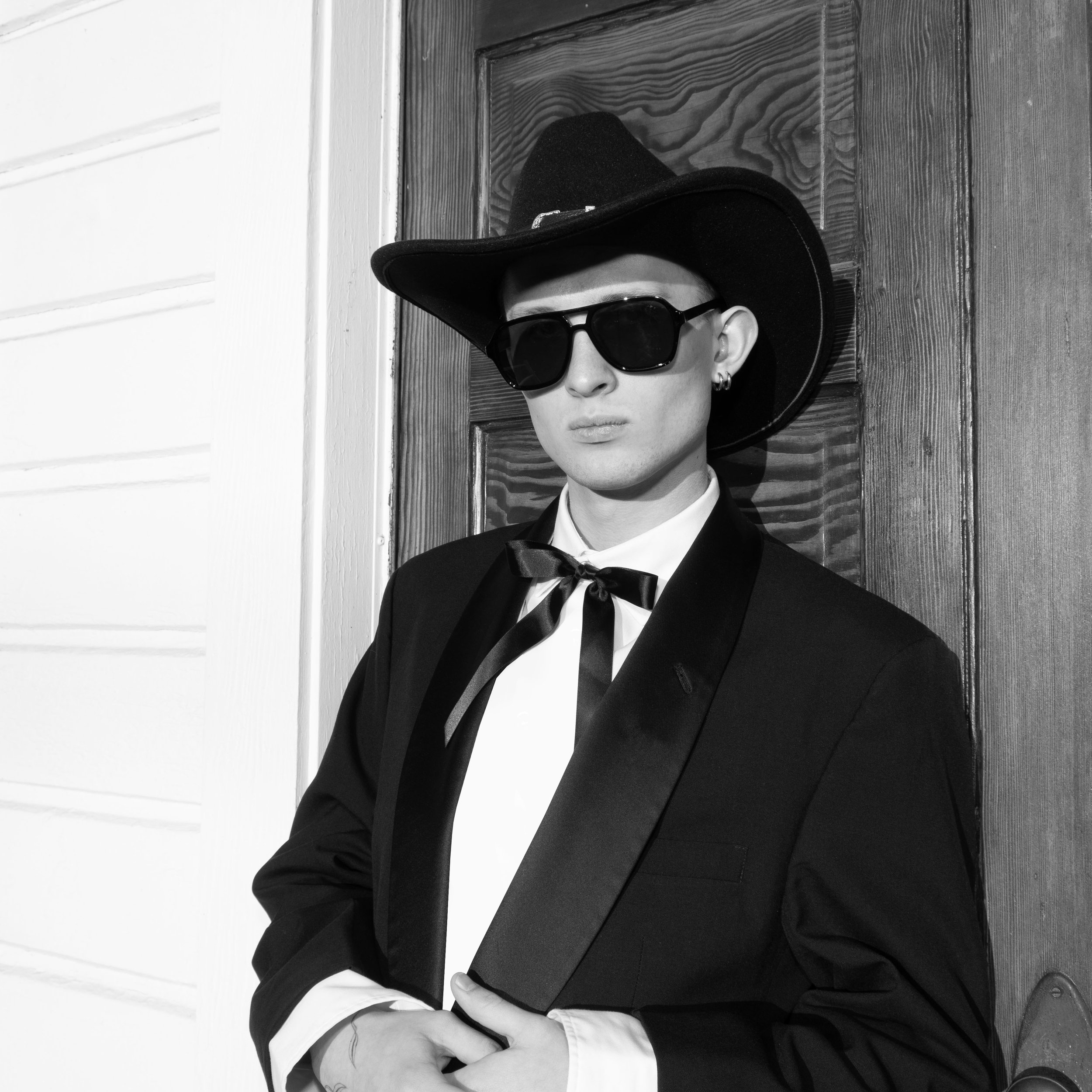 LEO MELNIK PHOTOGRAPHED BY ANDREW WILLIS 2.jpg