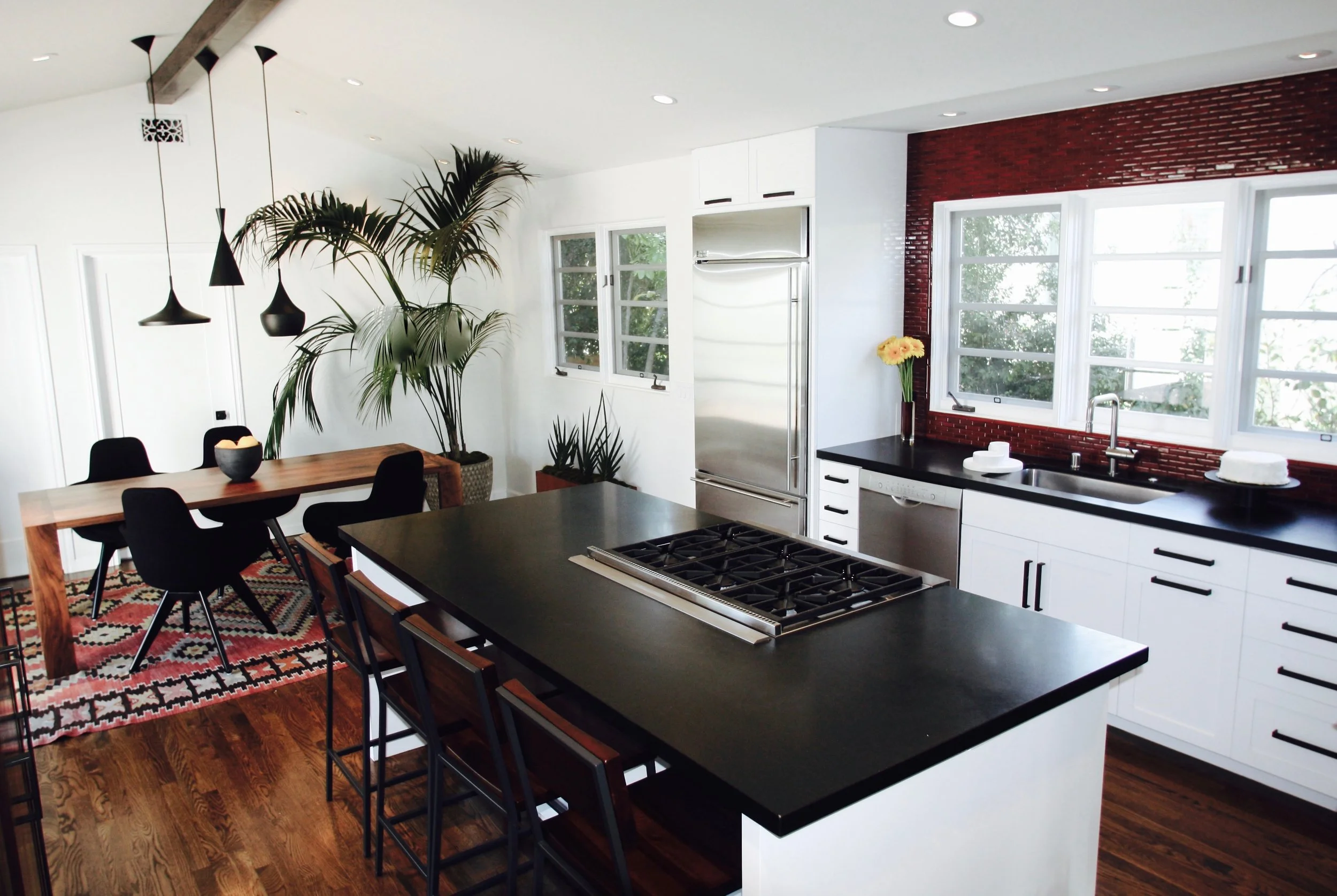 kitchen far (1).jpg