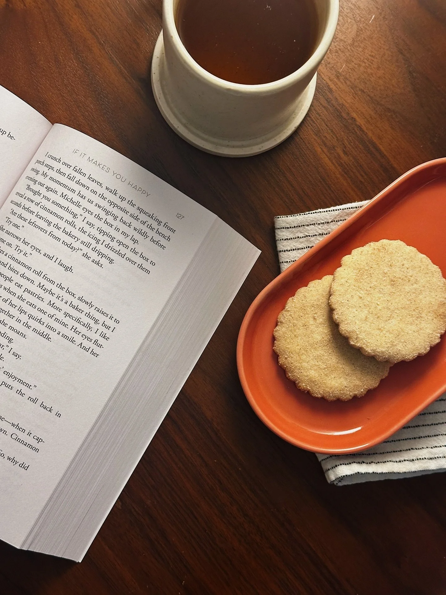 What pairs well with a cozy yet spicy holiday romance? A spiced shortbread cookie of course! We&rsquo;re excited to announce that one of our business besties @sonoran.biscochito.co will be at our holiday pop up selling their cookies 💛 they have GF o