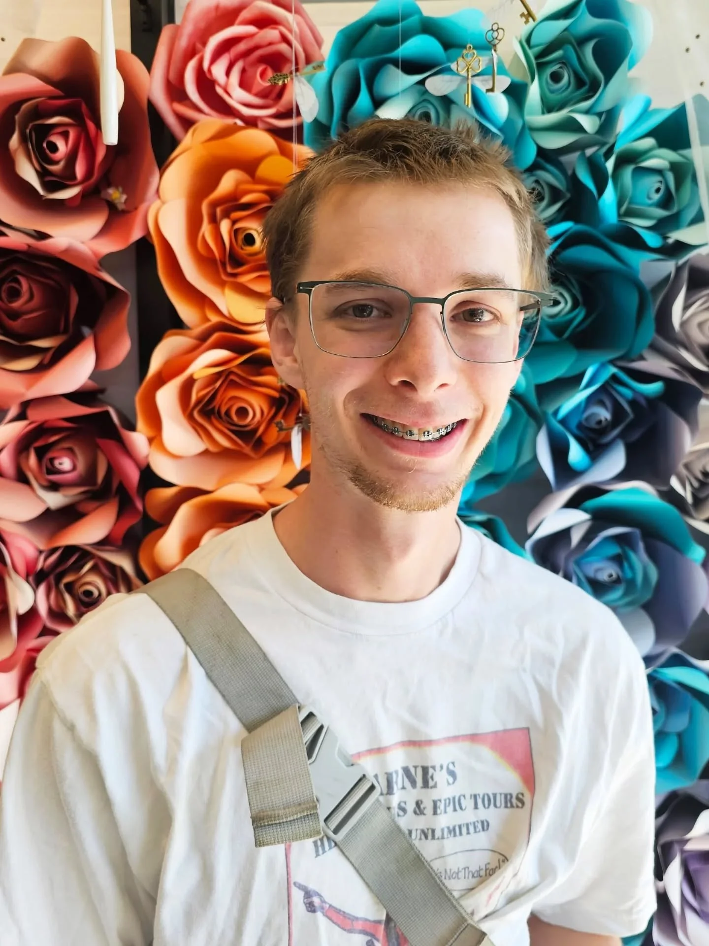 Another year, another new pair of @lool_eyewear 🤓 can you spit the difference? 😂
------------
📲 Link in bio to schedule appointment
📍 12295 Saratoga-Sunnyvale Rd, Suite 500
Saratoga, CA 95070
#bellaxspecs #optometryoffice #opticalbouti