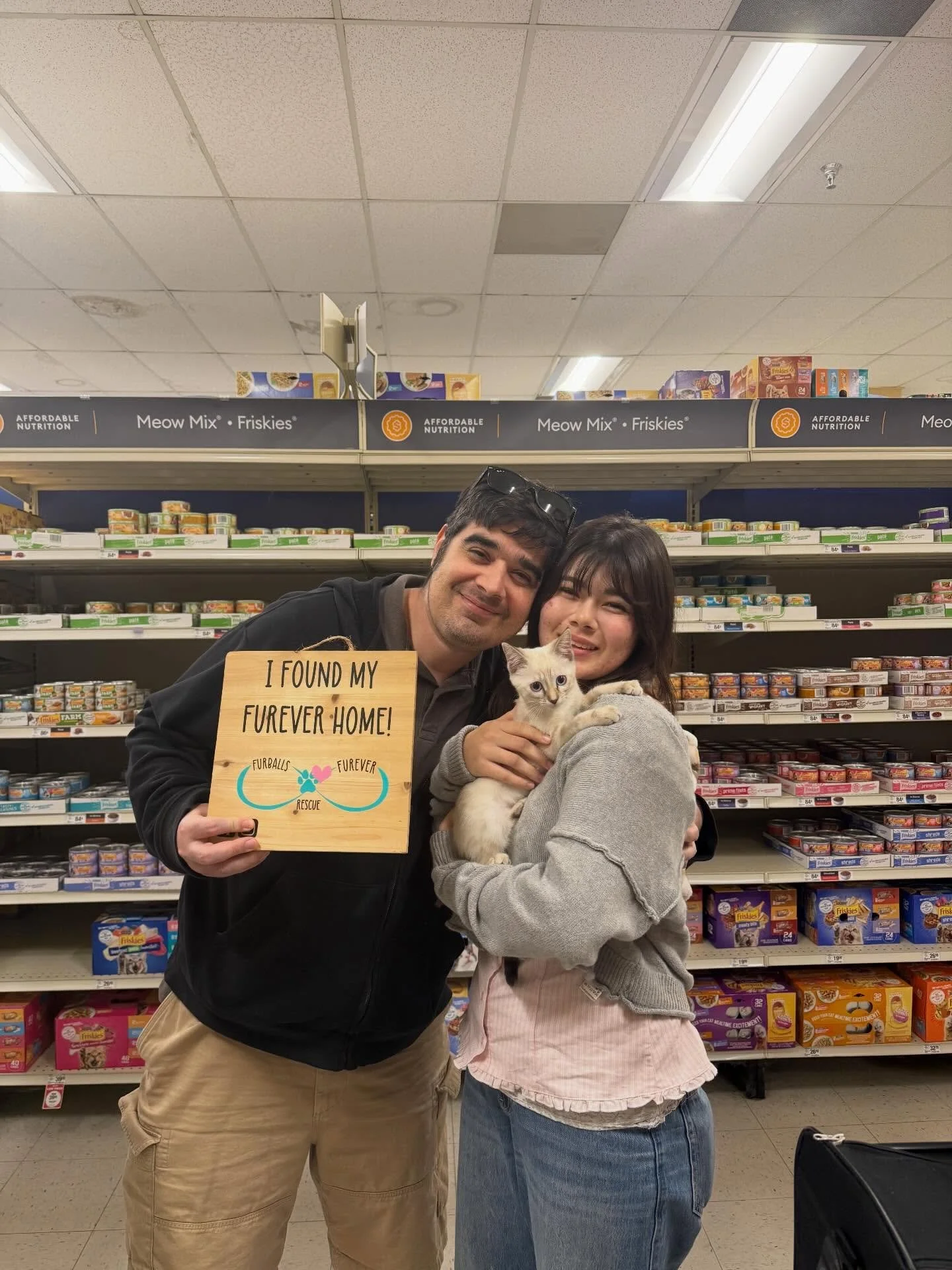 Sweet Princess was adopted by the sweetest family! She will be so spoiled and will have a sweet sibling to play with 🥹 👸