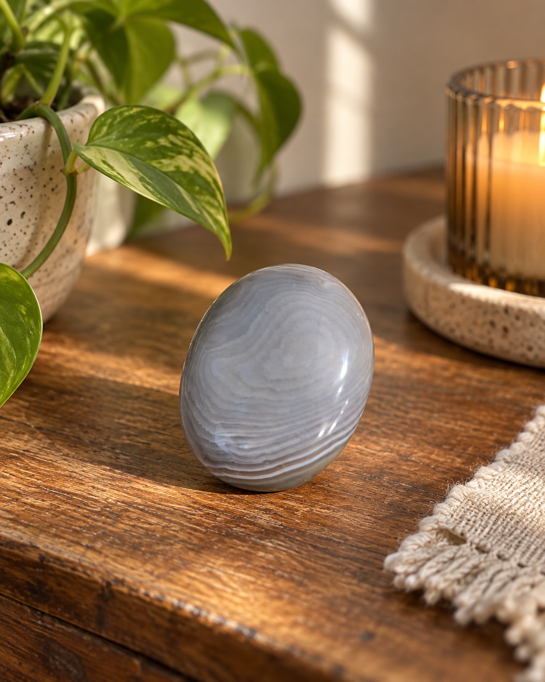 Agate Banded-Palm Stone.png