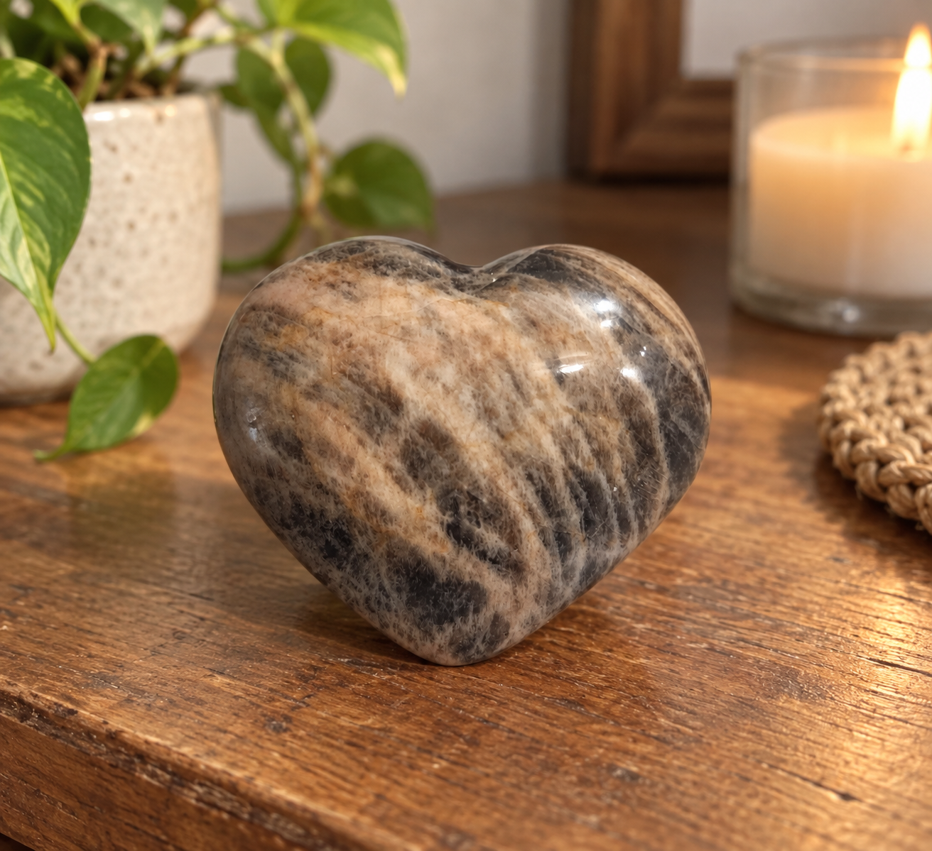 Black Moonstone-Heart.png