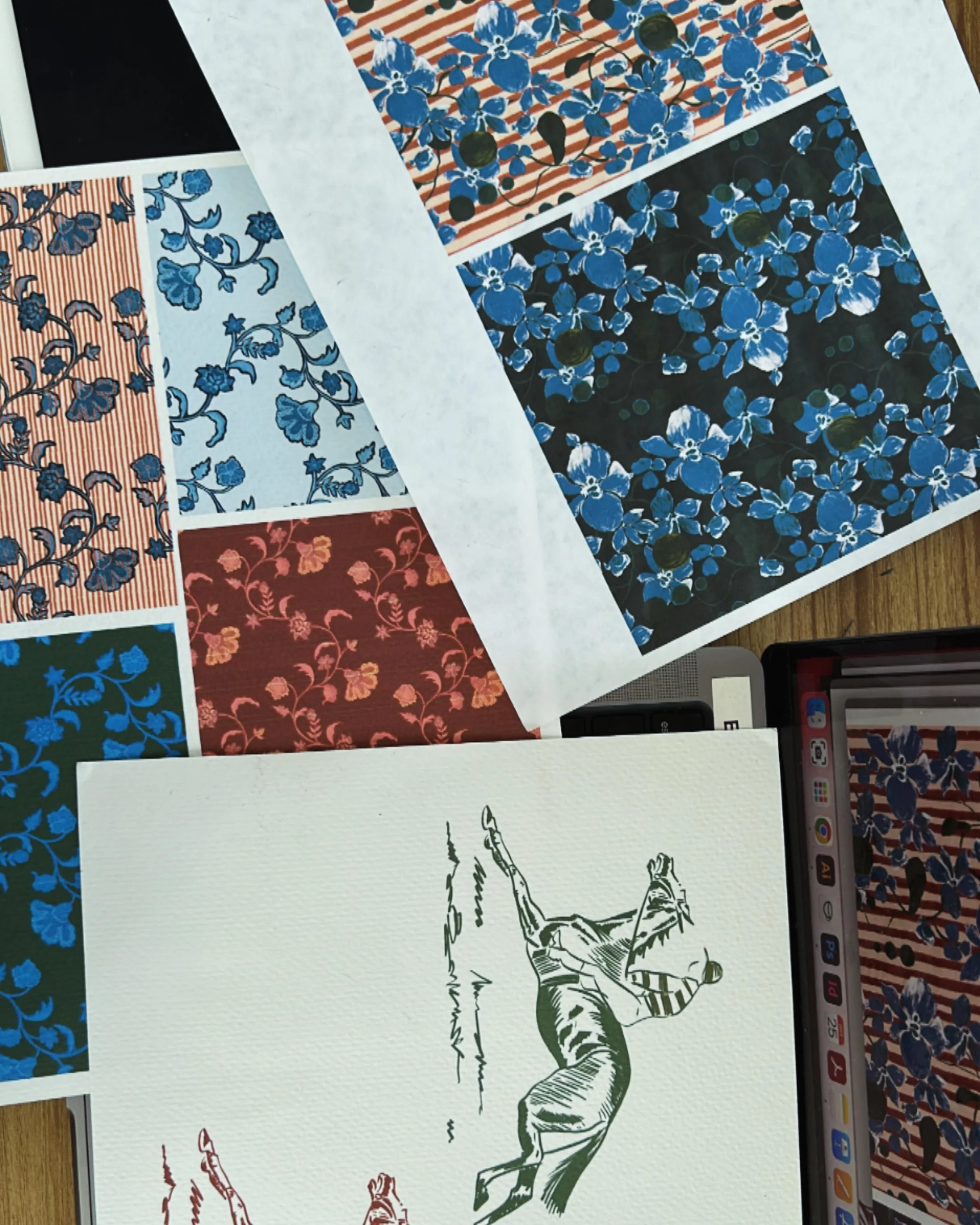 Been working on some new prints and things 🎨

#surfacedesign #surfacedesigner #textiledesign #printandpattern #printstudio #surfacedesignstudio