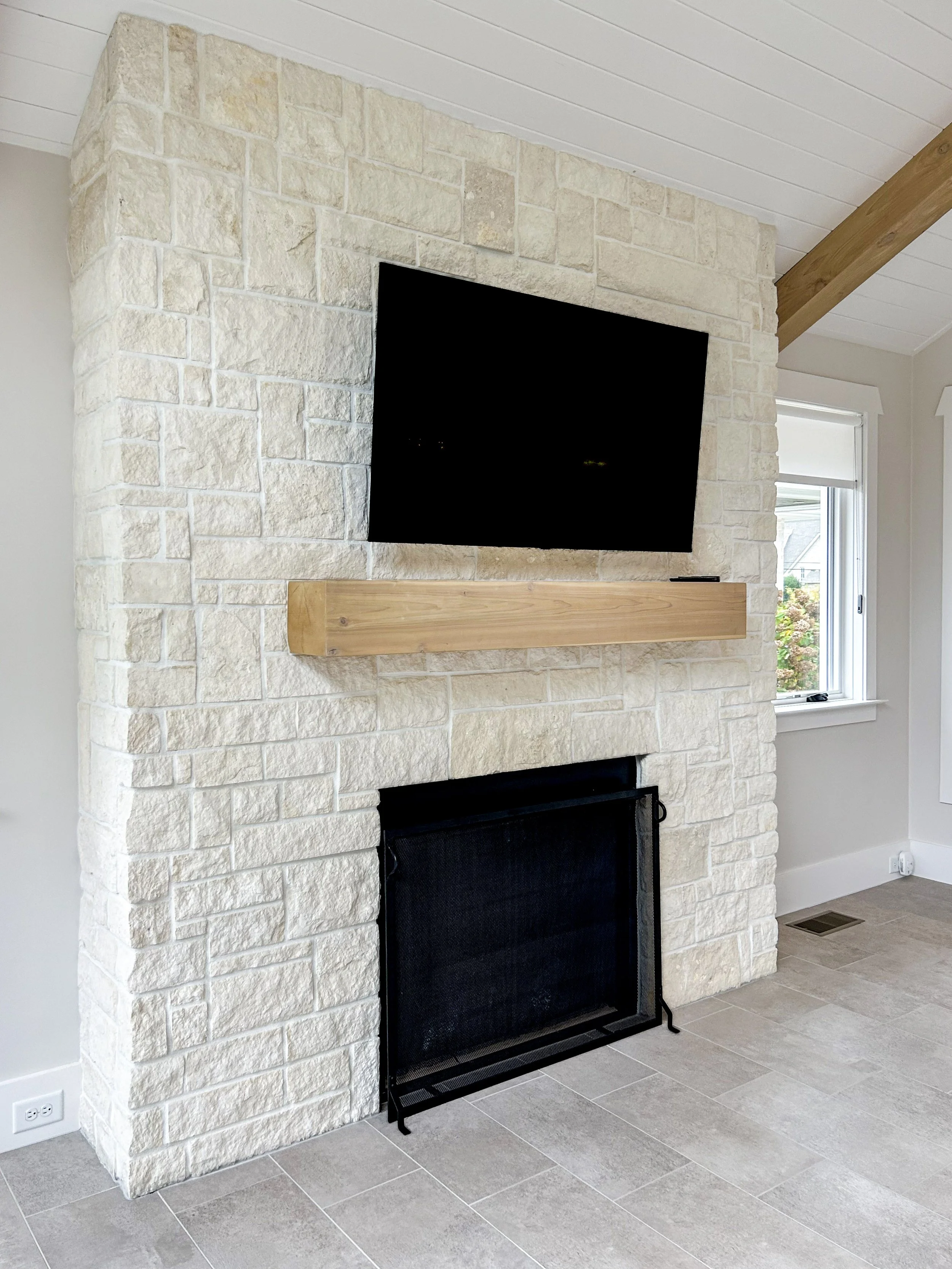 6-TV and Firepit.jpg
