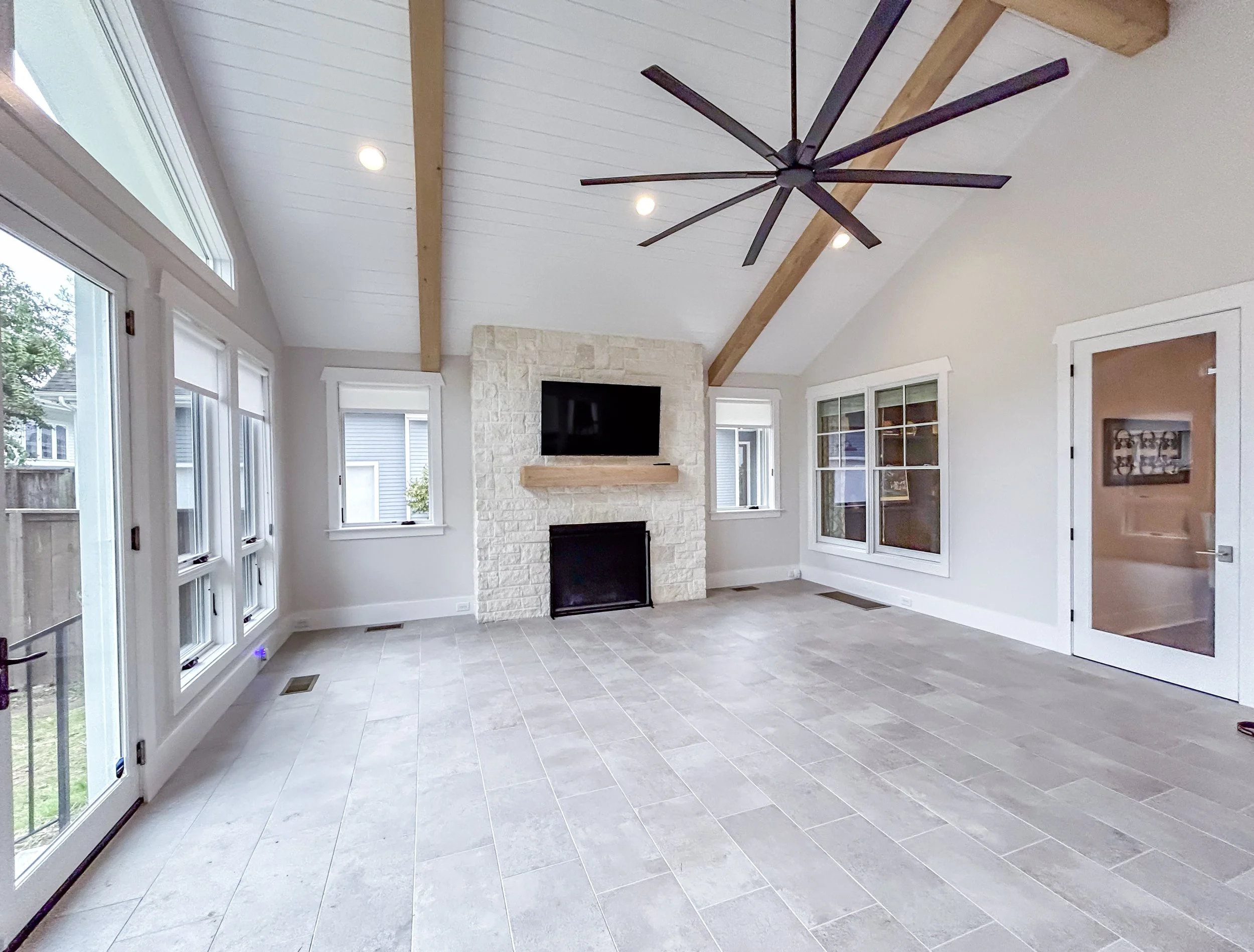 5-Main Fire Place.jpg