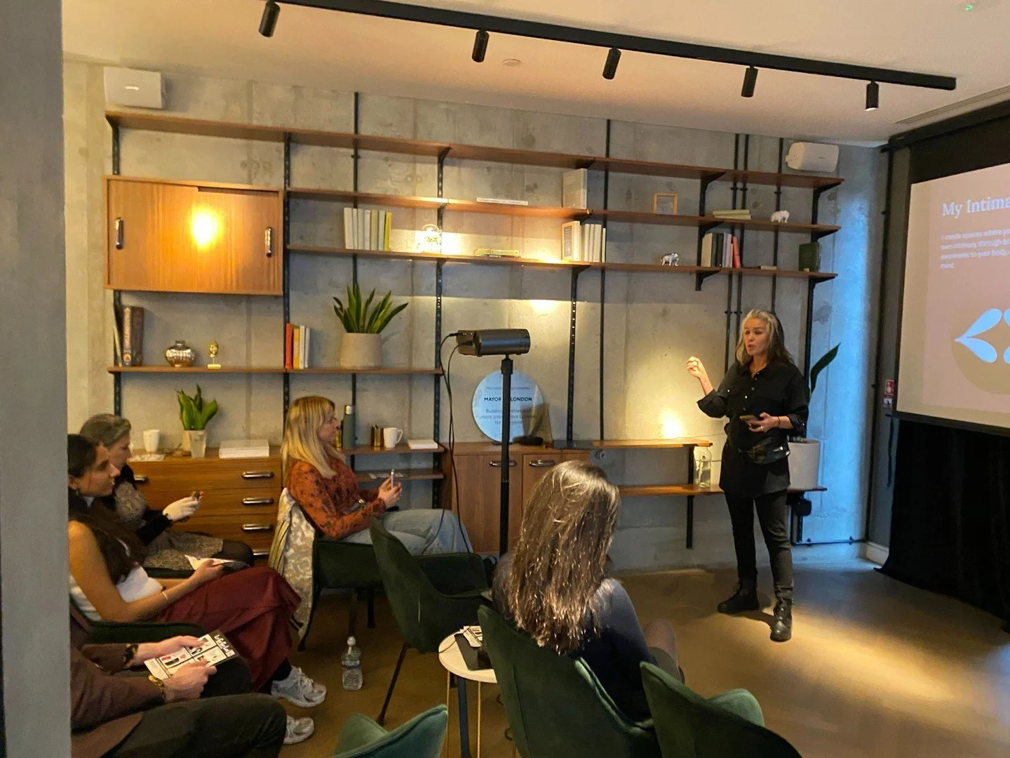 AI just helped me rebuild my human centred somatic coaching business.

Yes, I am fully aware of the irony.

After 12 years in Australia, I have just returned to the UK and spent the last 10 weeks inside Mastered business bootcamp, using AI to navigat