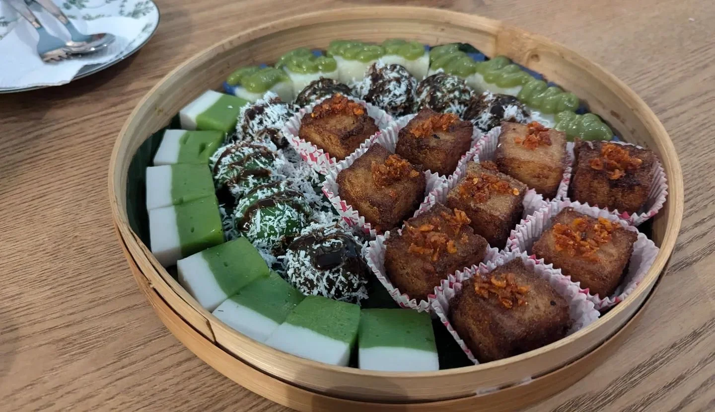Part 1 of our @achefstour 'Penang Plates' food tour. We tried so many different things, so many great flavours and scents. It's a must do for any visitors to Penang. 

#achefstour #penangplates #adelaidefoodieinpenang #adelaidefoodblogger #adelaidefo