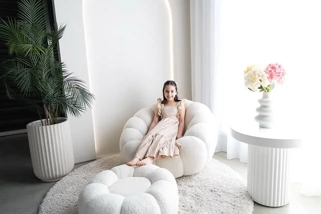 A beautiful family photoshoot in the studio a few weeks back. I&rsquo;ve been lucky enough to see some of the sneak peeks, and every single one is just beautiful. 

So grateful so many of you choose Studio Valente to capture such special memories. Th