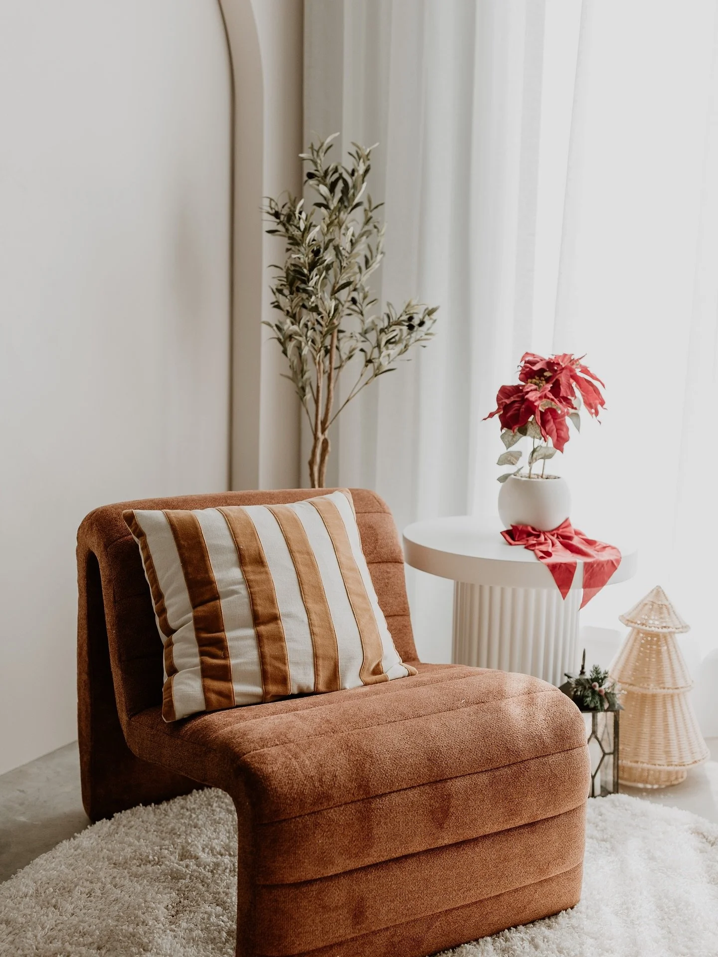 It&rsquo;s beginning to look a lot like Christmas 🎄
We&rsquo;re counting down the days until the studio is filled with festive cheer again! So thrilled to have @kaylafrizzellphotography back with us for another year of Christmas Minis 🎅📸