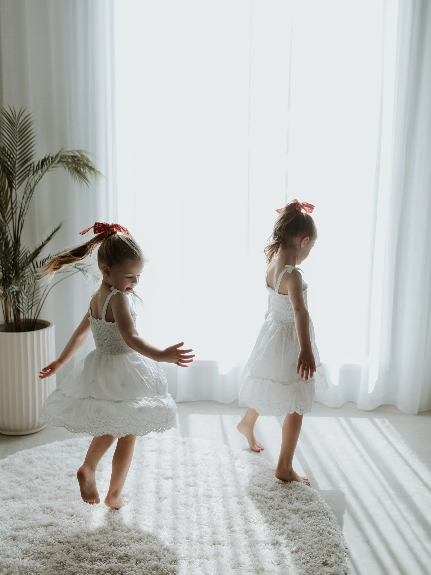 Sunlight, laughter, and little moments that feel like magic ☀️

Studio Valente is the perfect place to capture the beauty of your family, the smiles, the movement, the memories that last forever. 🤍 

📸 @lisanardella

#shepparton #goulburnvalley #cr