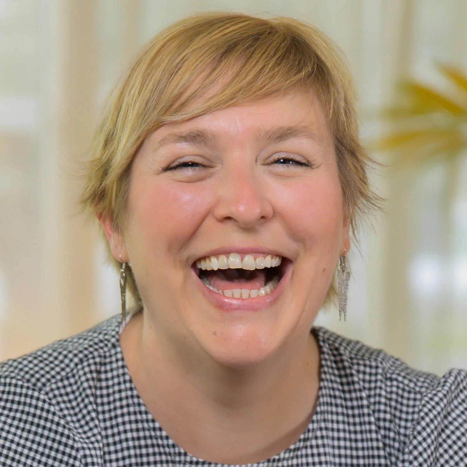 Anne-Laure VICTOR / Bras droit authentique & polyvalente pour entrepreneures sensibles et engagées