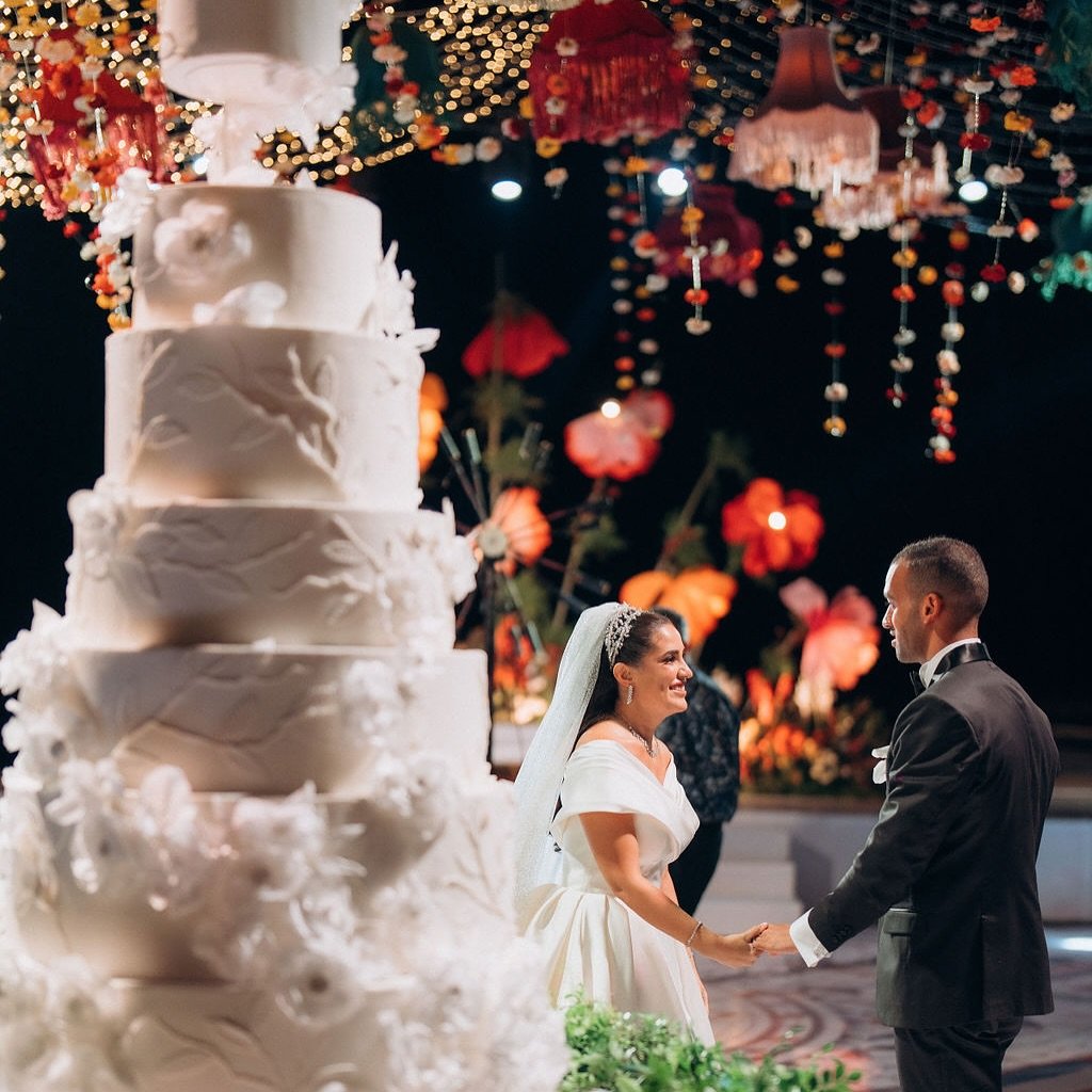 Big vibes and even bigger love 💫✨
From dreamy cake moments to the craziest dance floor moves (peep those shades, girl!), and that epic fire-lit entrance&mdash;this wedding was nothing short of magic. Tailor&rsquo;d to perfection, of course 😉✨

#Des