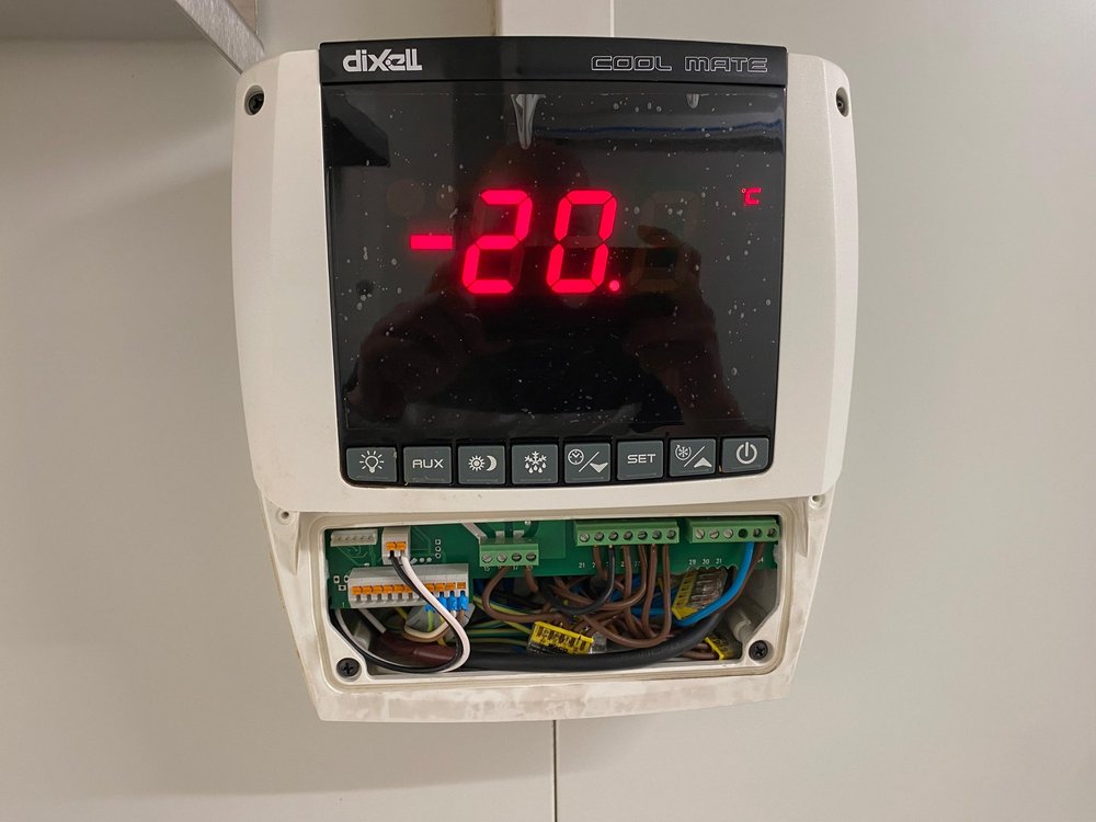 Figure 3: Dixell Coolmate thermostat for controlling