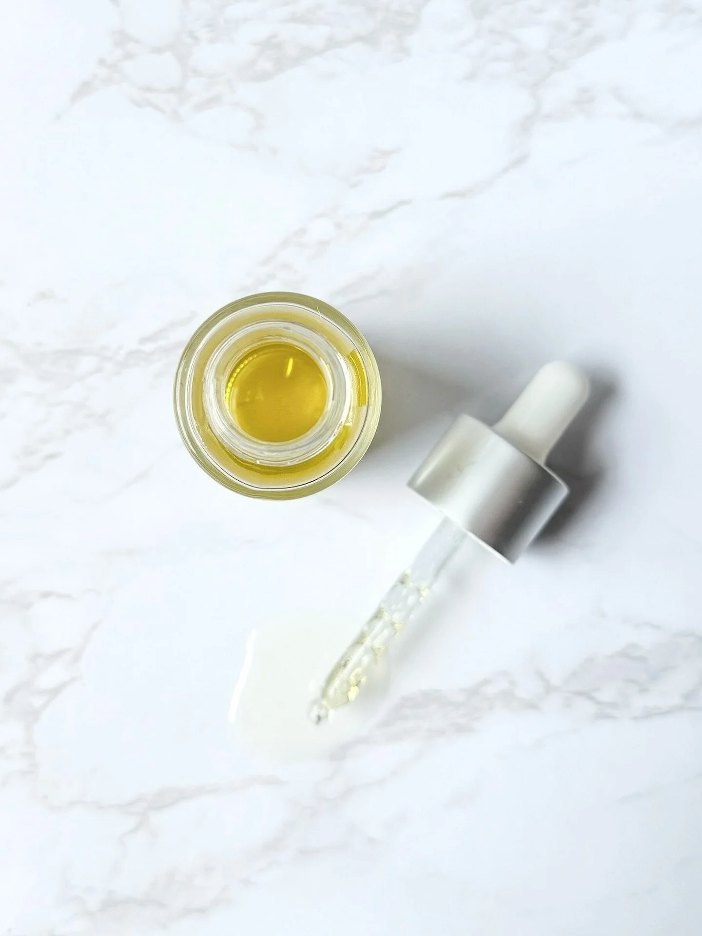 Just one little step is all you need to get that lit from within glow. Give our Botanical Facial Oil a try and get your glow on!✨
#skincarethatworks #LSTOPAZ