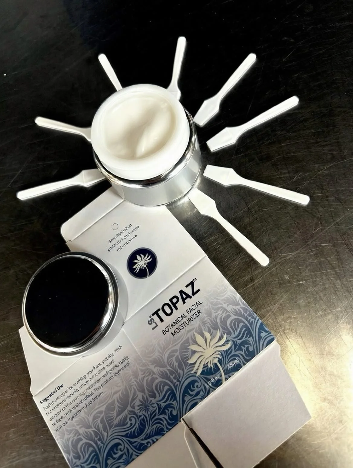 Good morning, sunshine ☀️🌸 Let the first light of day meet your skin with creamy, protective moisture that feels like a quiet luxury. Scoop, smooth, and transform your morning routine into a beautiful ritual. Elevate routine to ritual with TOPAZ 🌿
