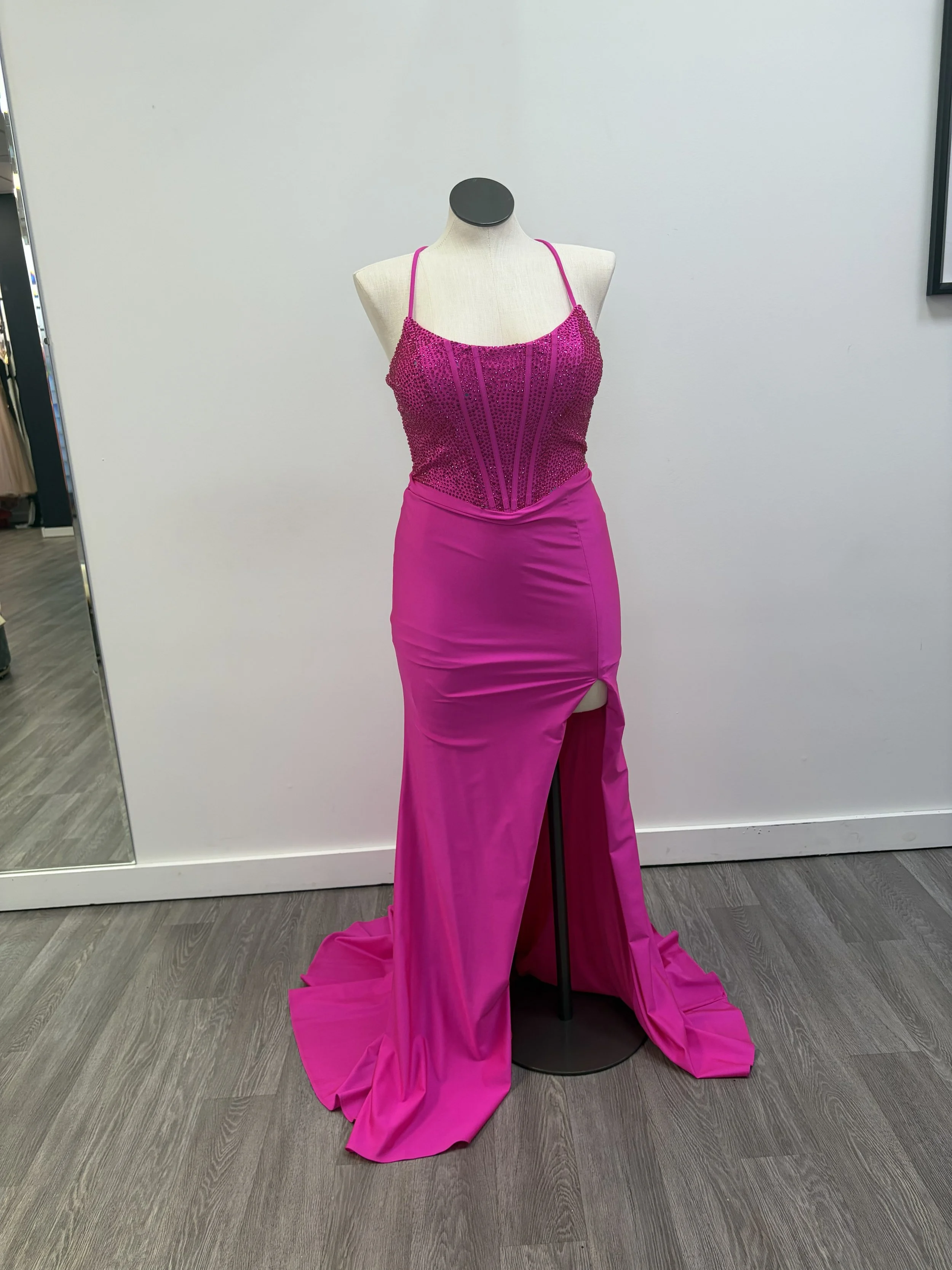 Faviana Size 12 11011 hot pink