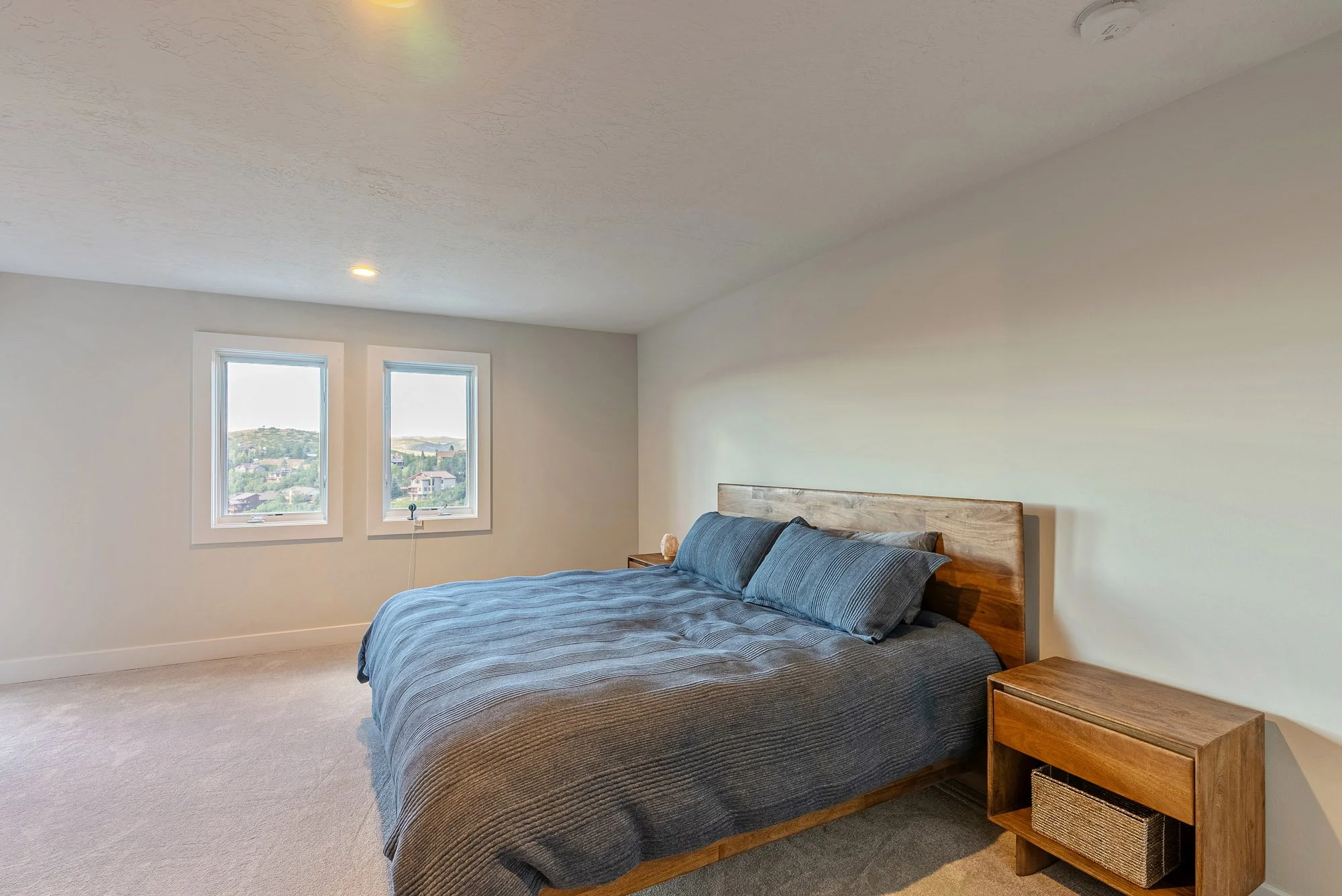 34 - 3253 Big Spruce Way.jpg