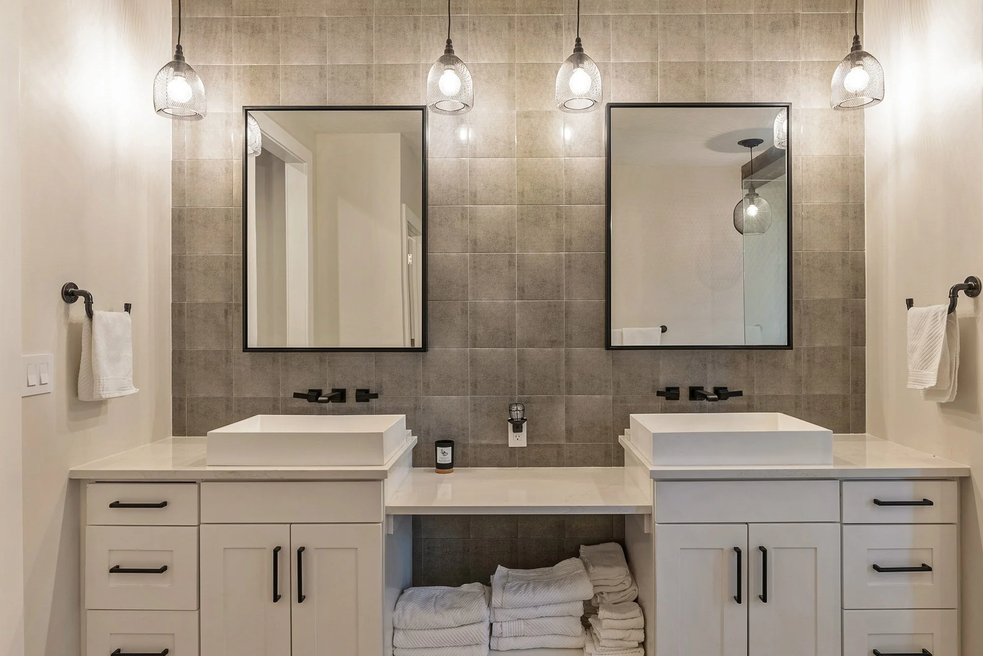 22 - 3253 Big Spruce Way.jpg