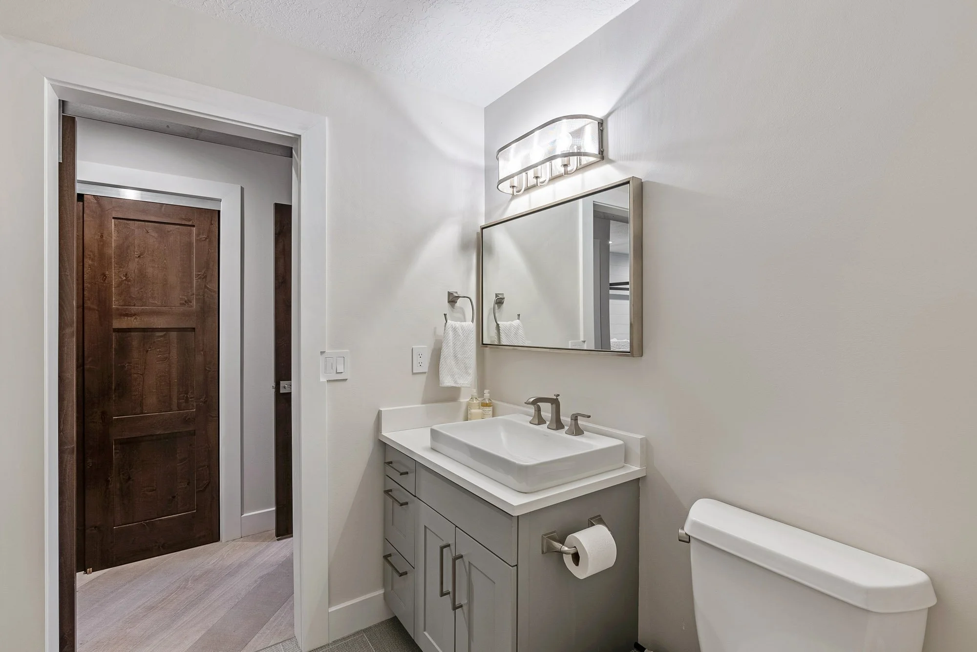 30 - 3253 Big Spruce Way.jpg